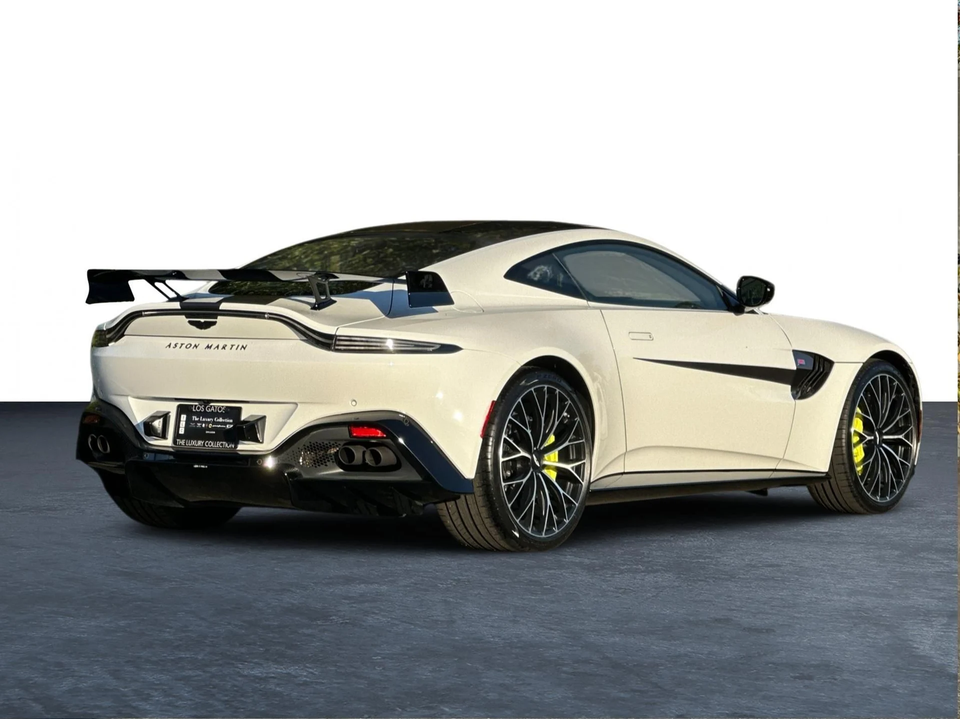 mph028_4004433500_Used_2022_Aston_Martin_Vantage_F1_Edition_1765551975_227b25e143