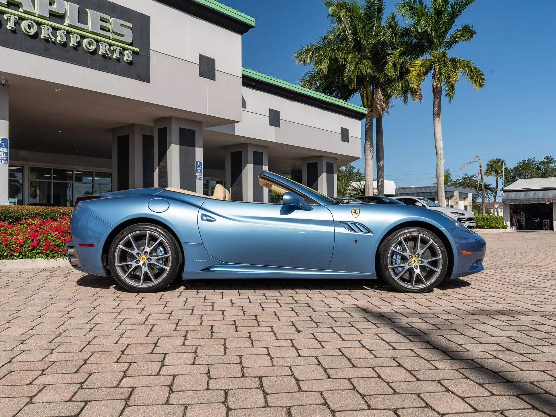 mph028_4015282833_Used_2010_Ferrari_California_1793131314_298962a871