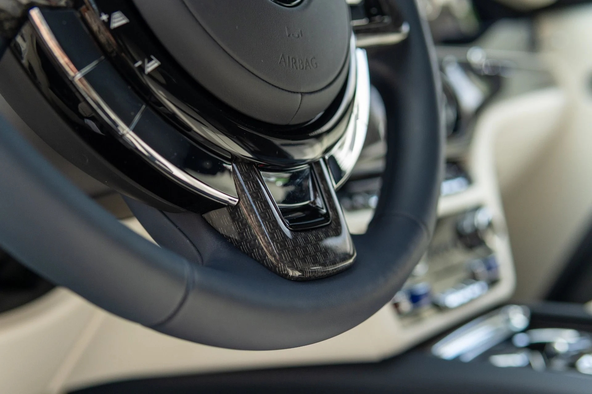 mph028_401711126_Used_2023_Rolls_Royce_Black_Badge_Ghost_1765569637_6b5c101d7c