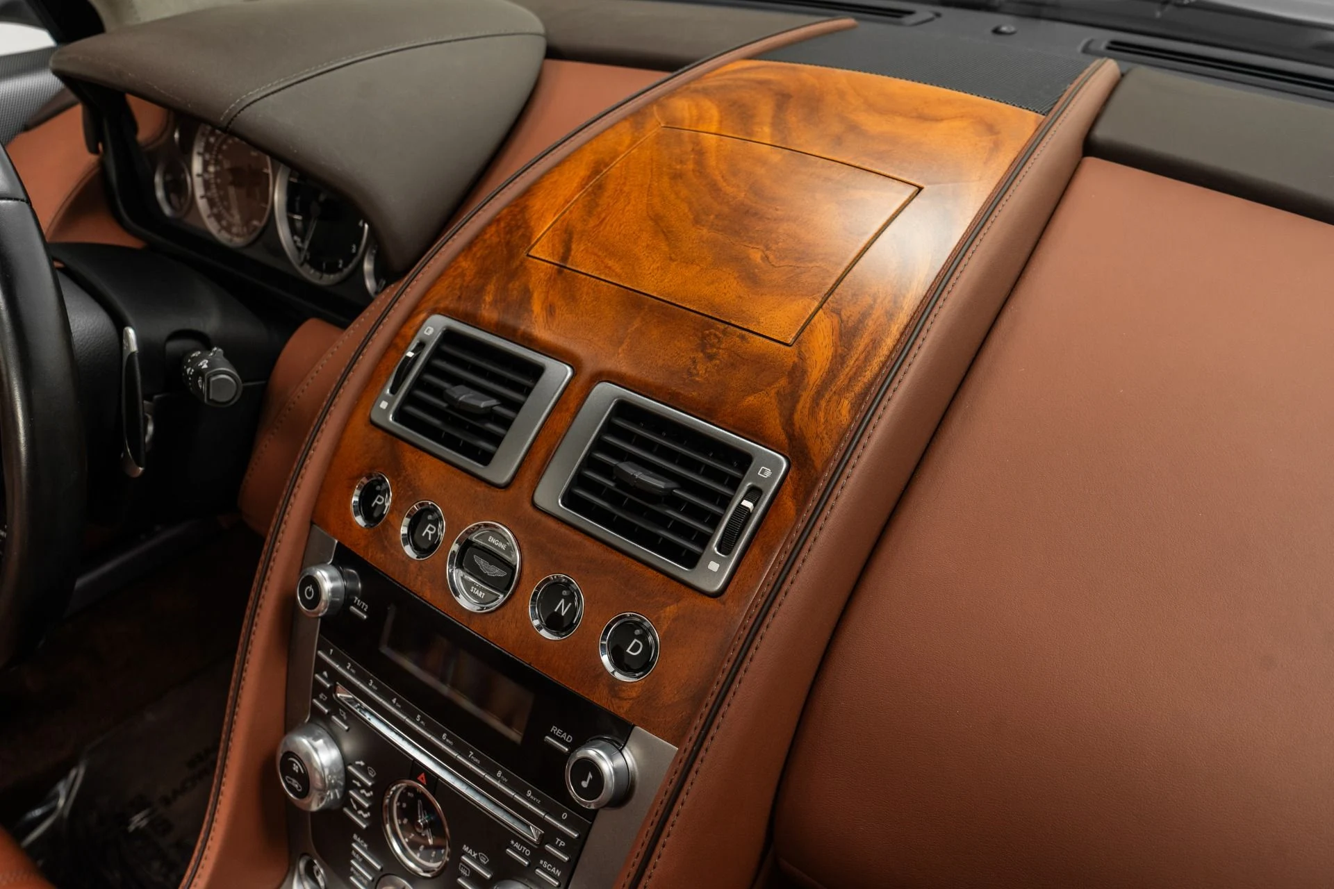 mph028_402144887_Used_2015_Aston_Martin_DB_9_Volante_1759413390_b691d8fa2e