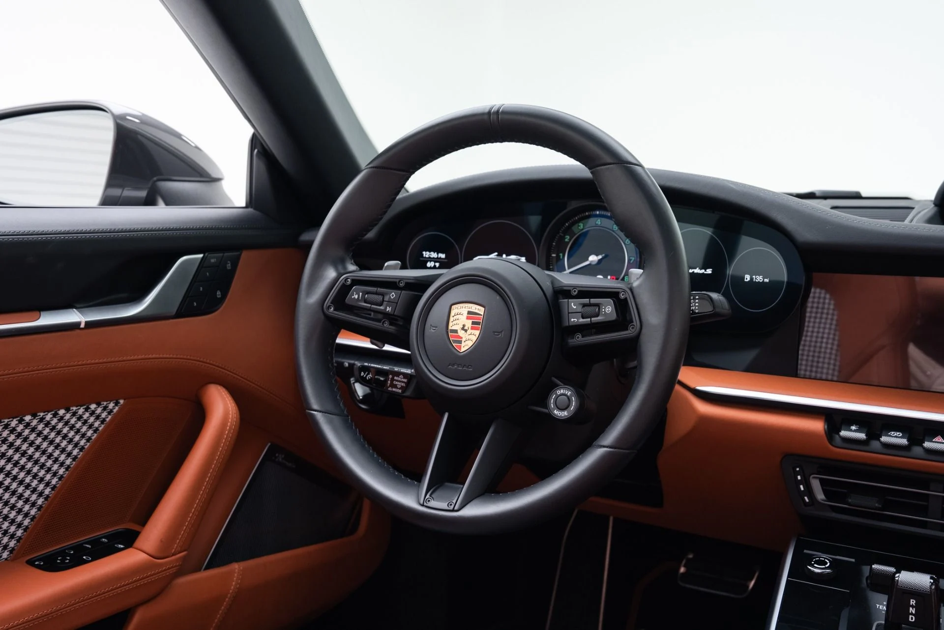 mph028_402546343_Used_2024_Porsche_911_Turbo_S_1770940586_cb5b16f4ad