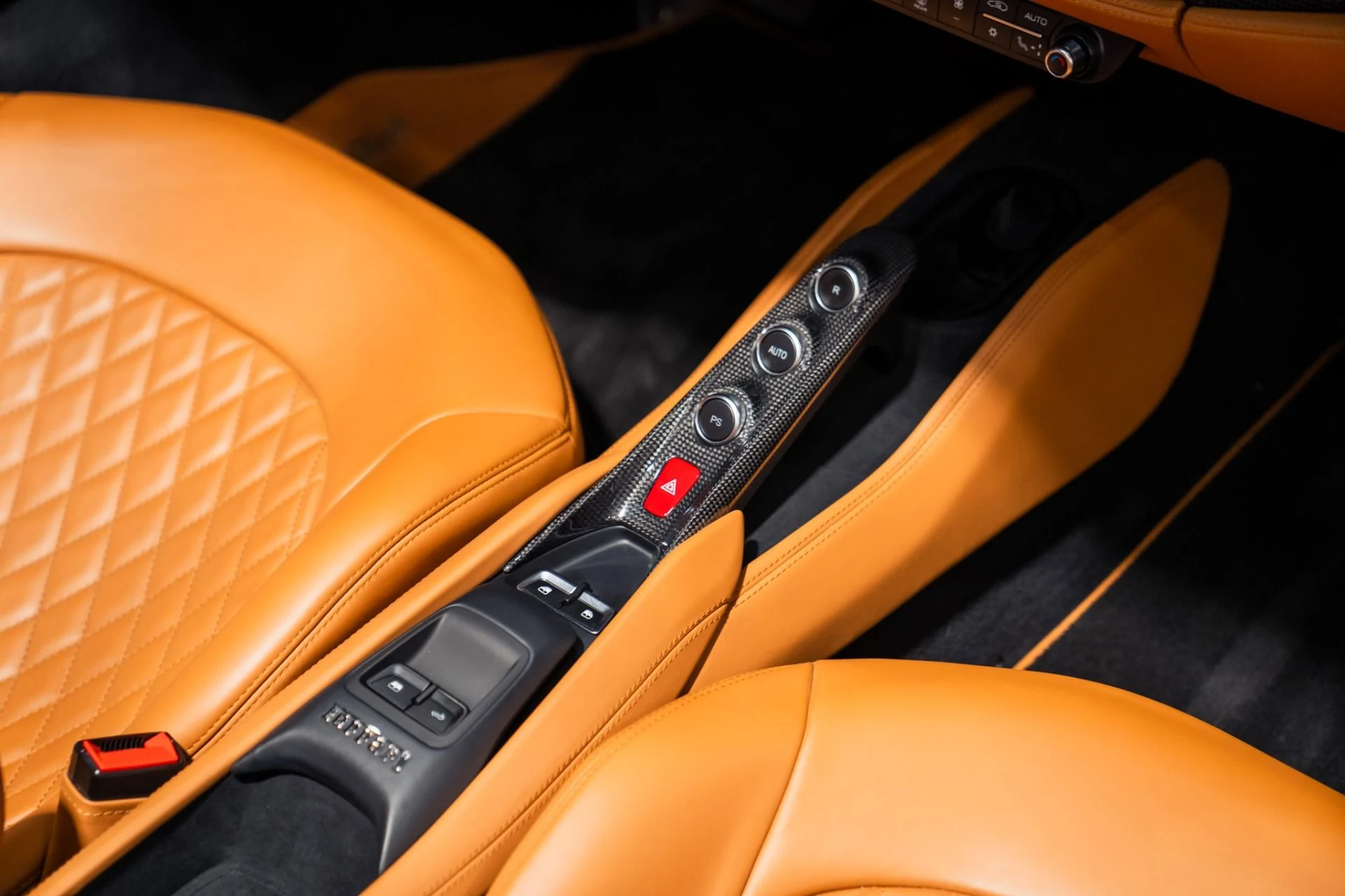 mph028_4034818801_Used_2022_Ferrari_F8_Spider_Full_Carbon_Interior_1786195652_dfcfa36c49