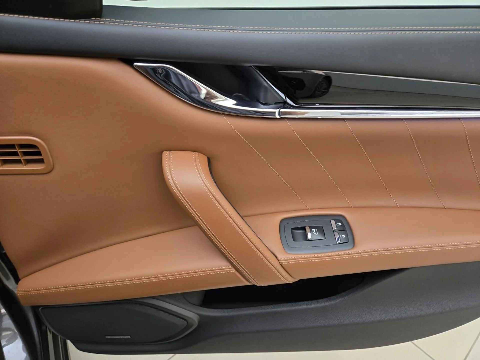 mph028_4035153347_Used_2022_Maserati_Quattroporte_Modena_Q4_1761975849_3456e1239c