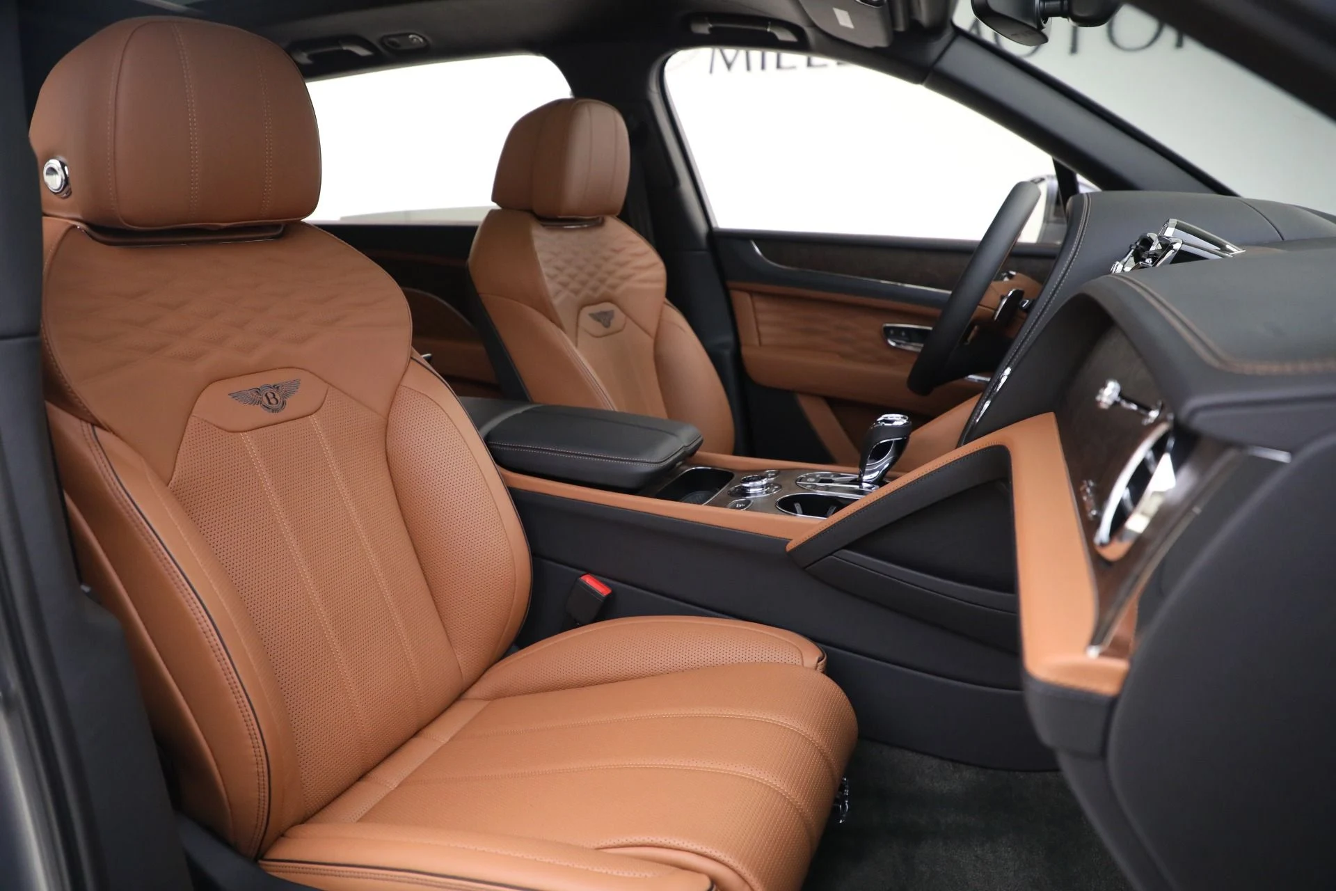 mph028_4045224145_Used_2023_Bentley_Bentayga_EWB_Azure_V8_f418a5dc6d