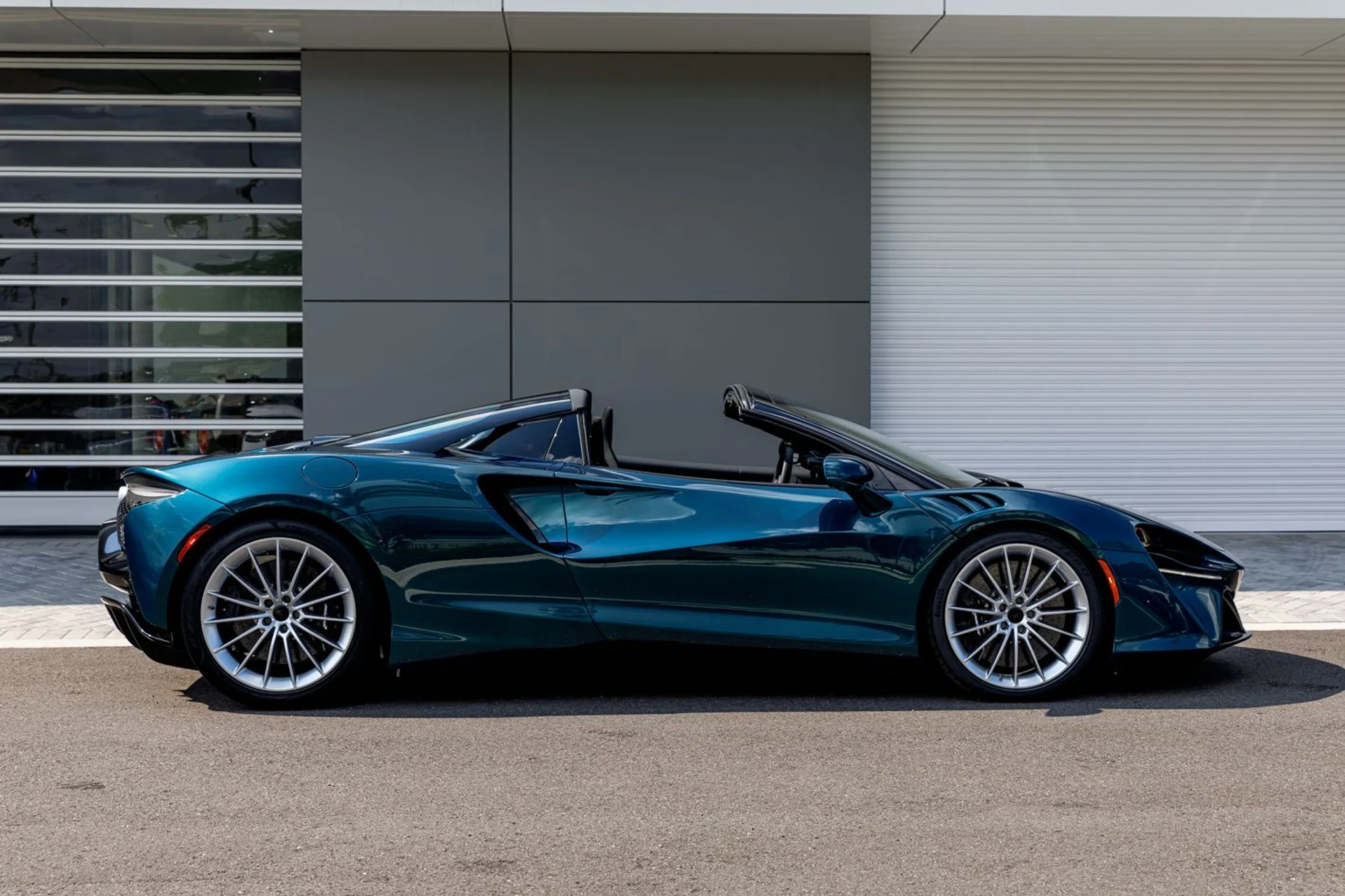mph028_4045723670_New_2026_Mc_Laren_Artura_Spider_56be5c8e29