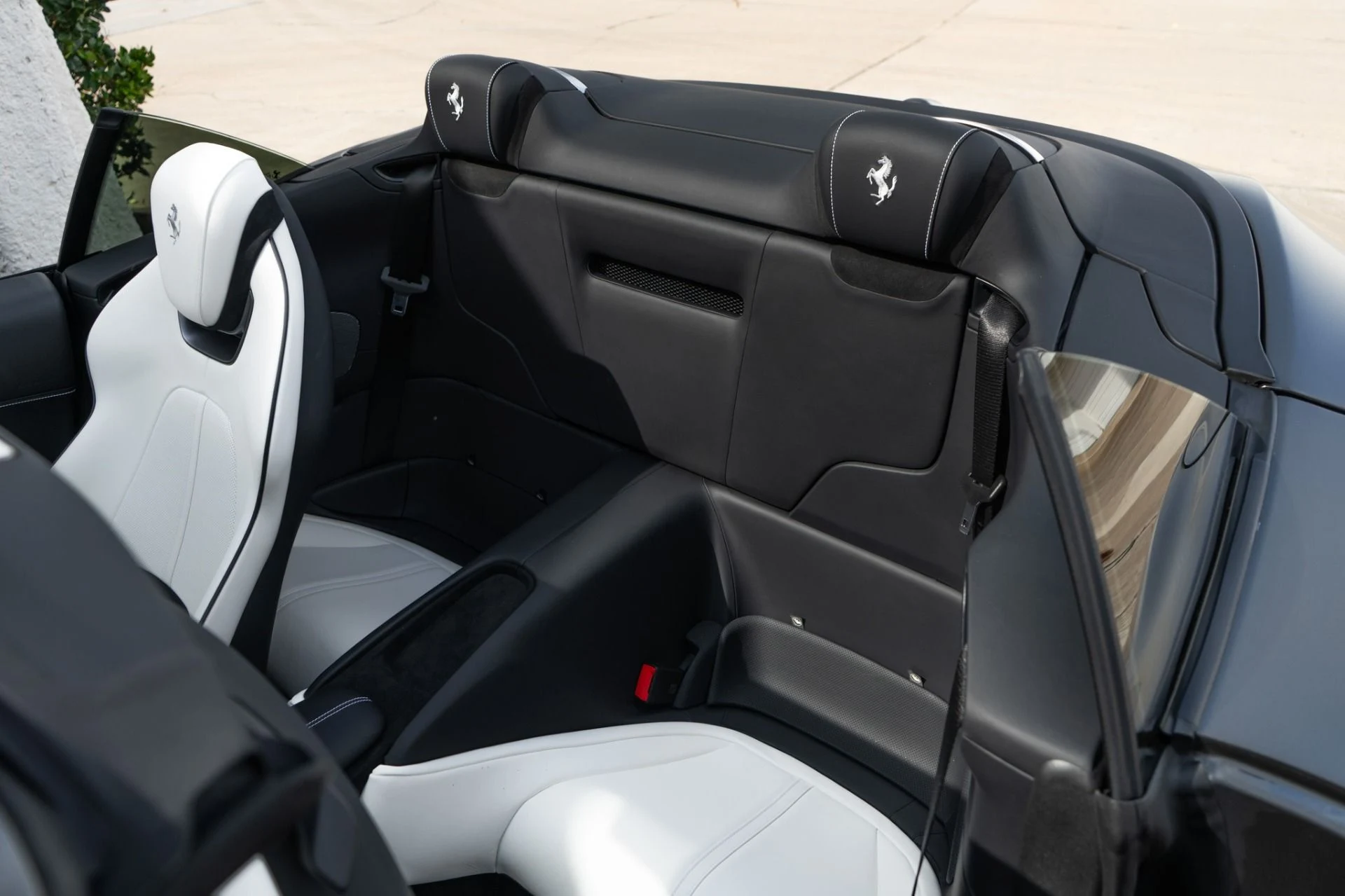 mph028_4047087988_Used_2025_Ferrari_Roma_Spider_1771439392_c5ebbd1842