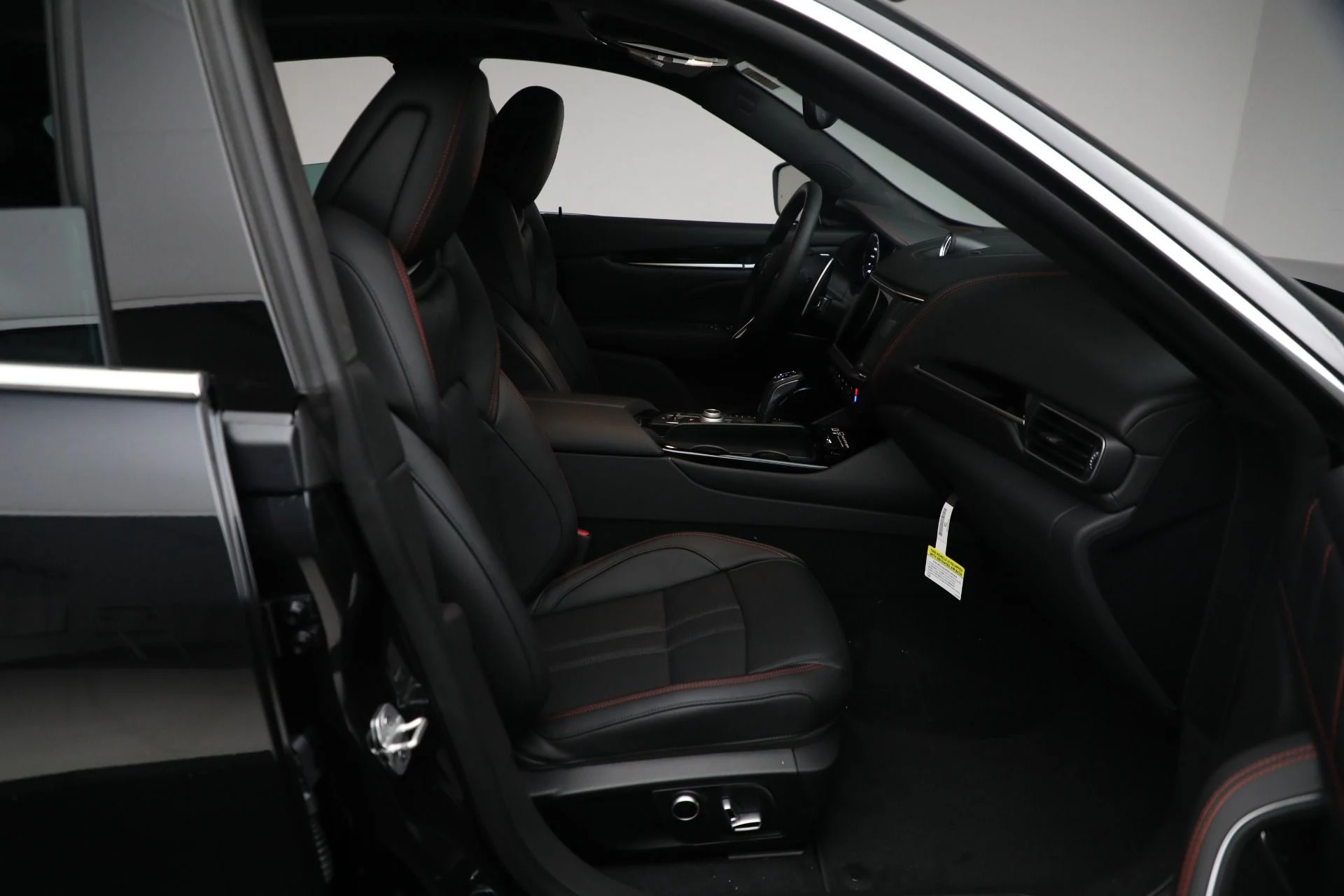 mph028_4047842215_New_2024_Maserati_Levante_GT_Ultima_0049ffde44