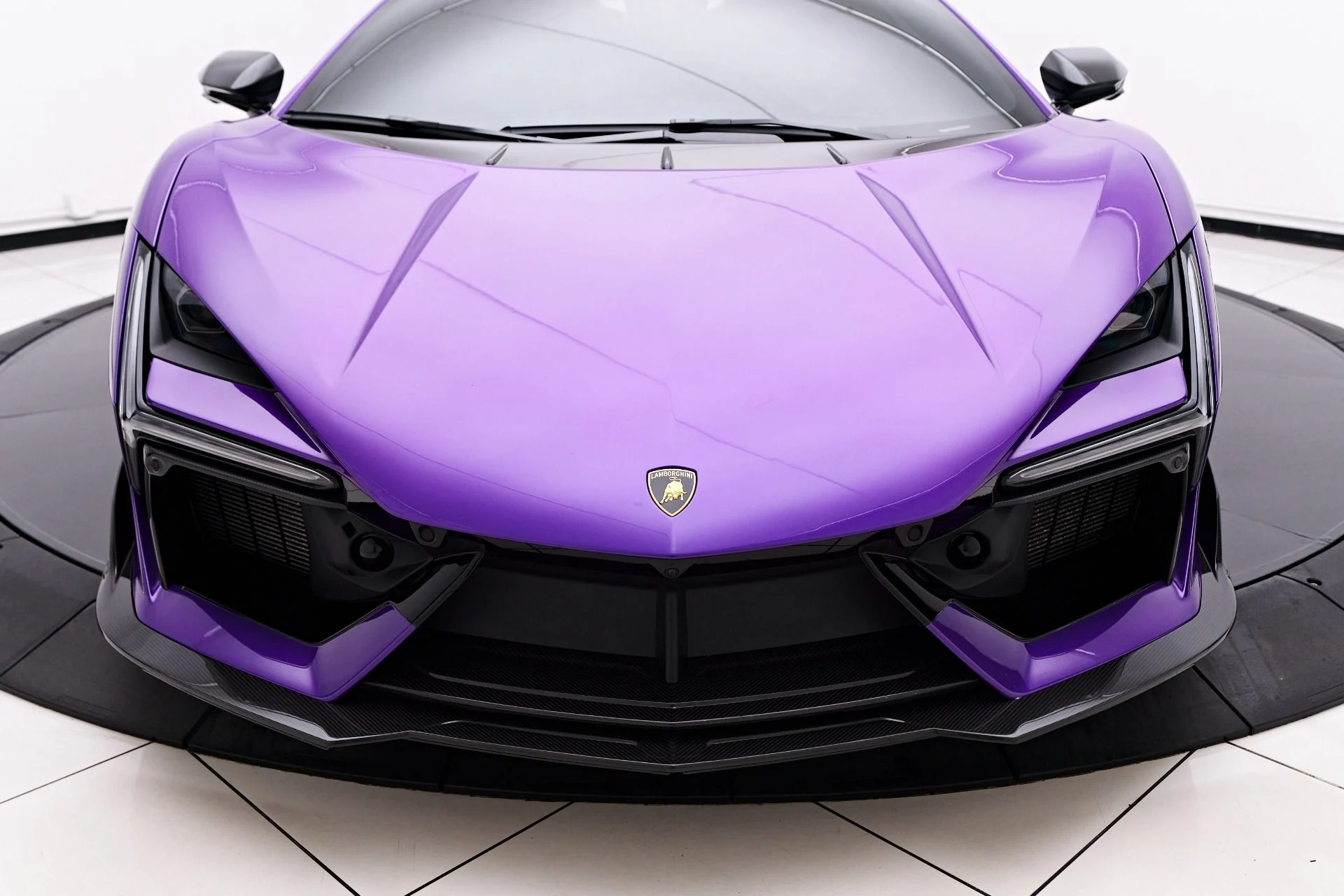 mph028_4055794735_Used_2024_Lamborghini_Revuelto_Base_1756862229_74f92e489b