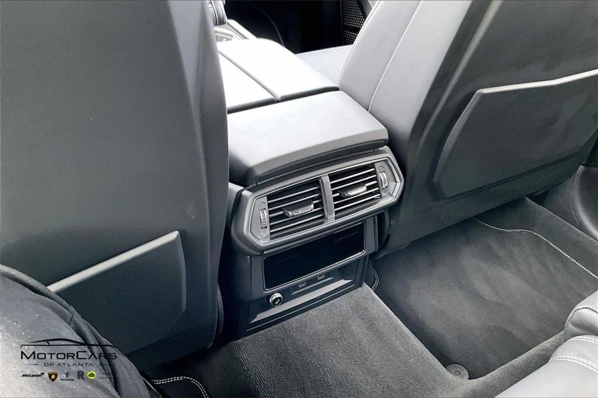 mph028_4072182209_Vah0vj_E08_LUA_0_Io_Jd_OD_0_Qh_D9tn_U_93536e9b1d