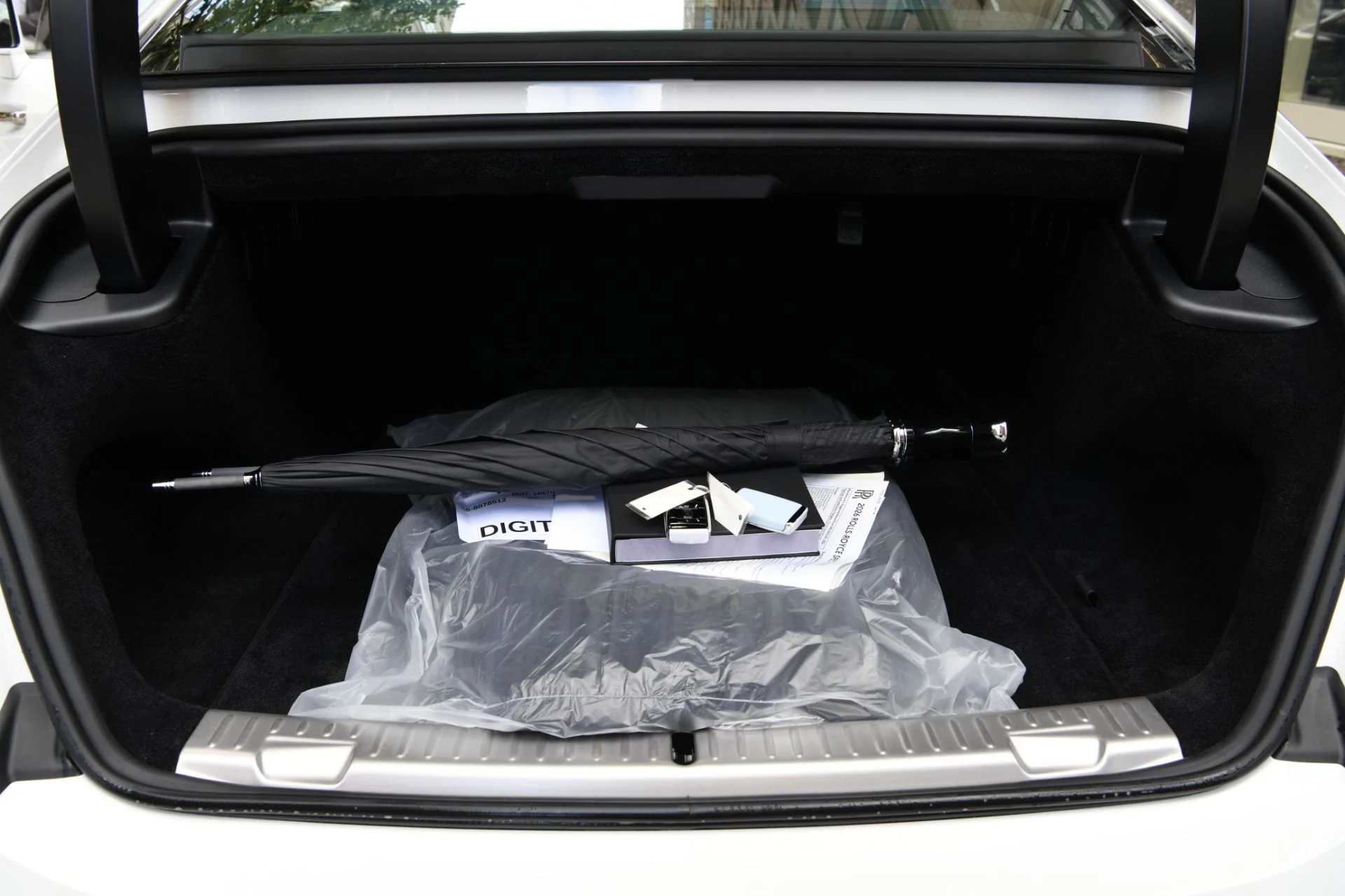 mph028_4073373301_11915_p30_l_926f438704