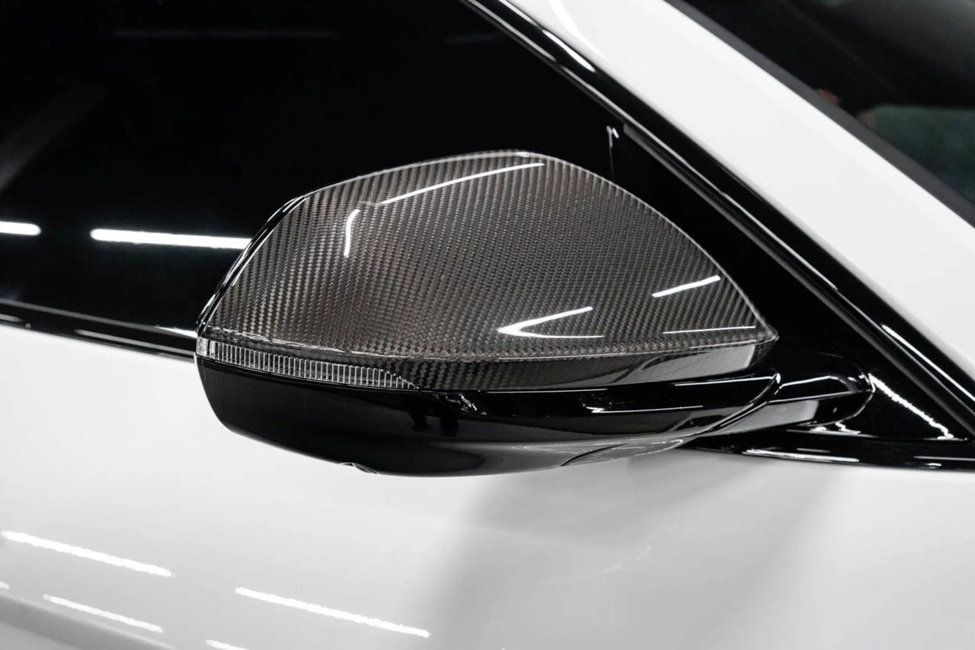 mph028_4077191995_lamborghini_urus_2023_c8f43a8c78