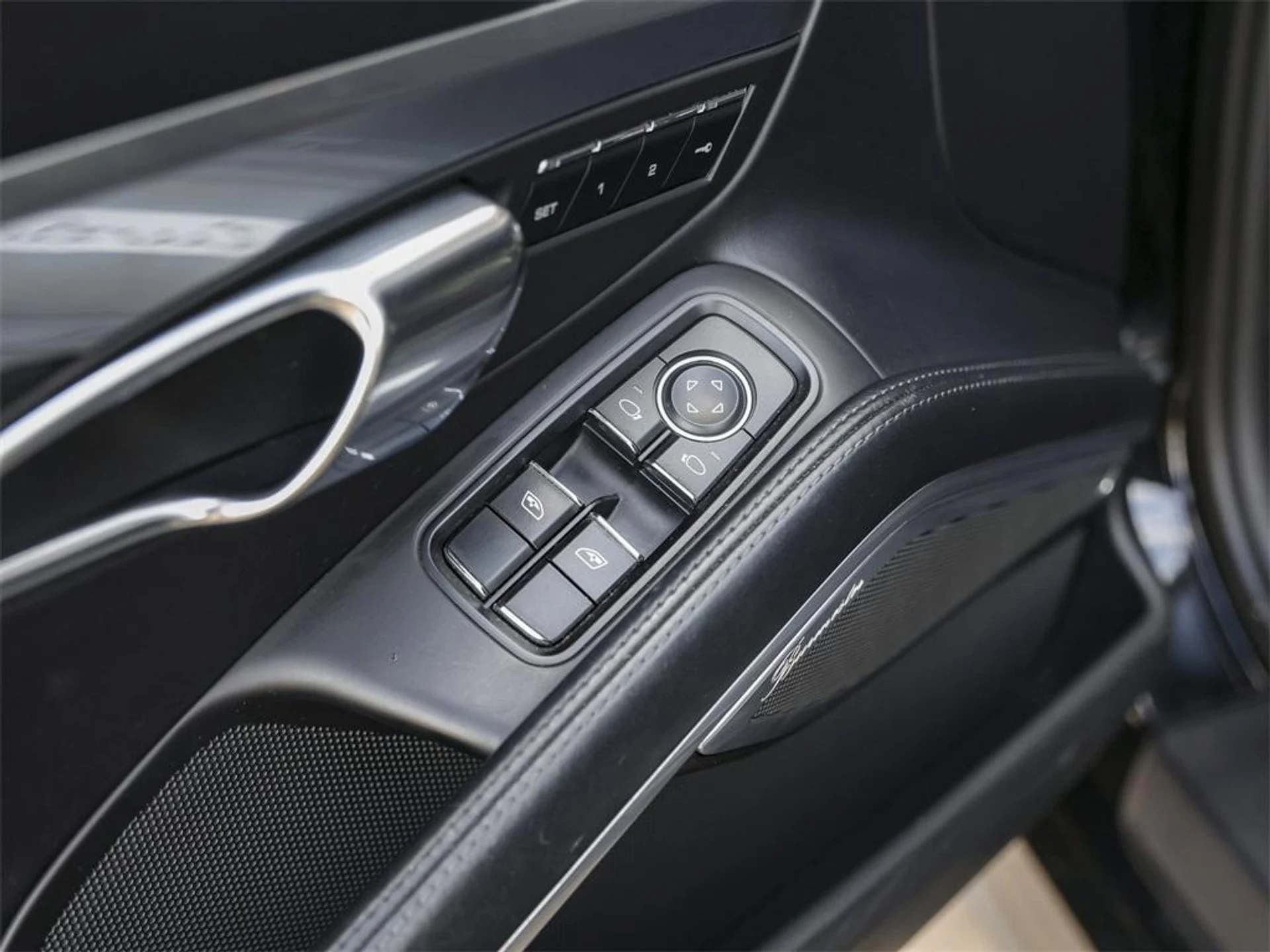 mph028_4078134746_l0q_Q_Kq3_o_H_Ie_Xth_OQI_Qb_UUL_60_QU_f9ac6f26f7