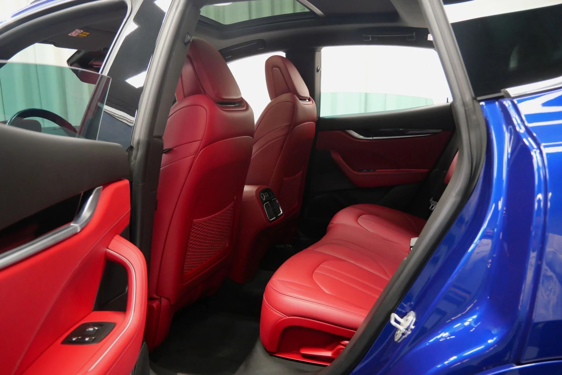 mph028_4081518167_Used_2017_Maserati_Levante_1761068079_68f6e91fd5