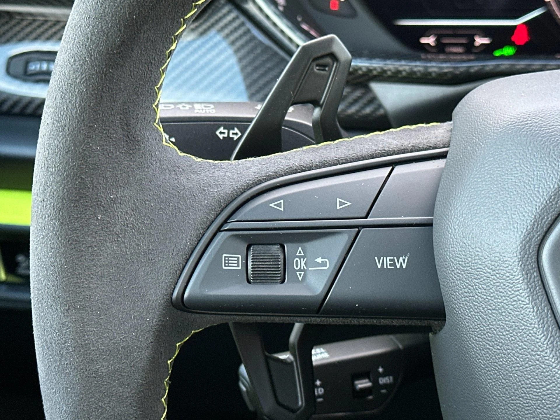 mph028_4086166722_New_2025_Lamborghini_Urus_SE_1762355309_7e74149fa4