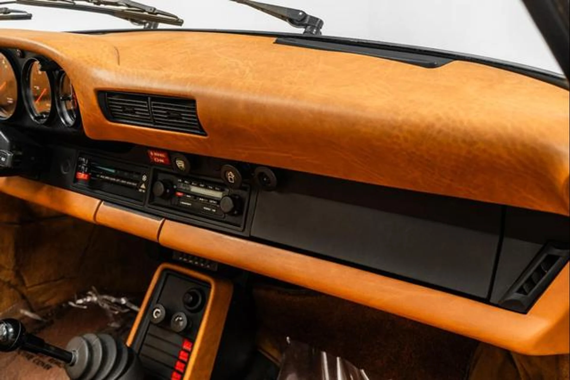 mph028_408979232_b_CX_3_B_Rp_Y4_UTH_Ez1_Ccl_Vdejrn_DN_8_065fedf456