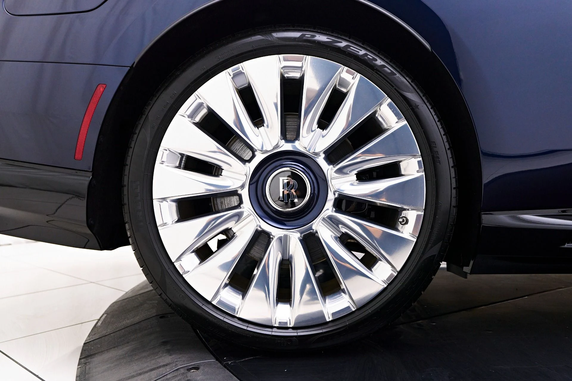 mph028_4099368277_Used_2024_Rolls_Royce_Spectre_1754099622_3b44c0ae4c