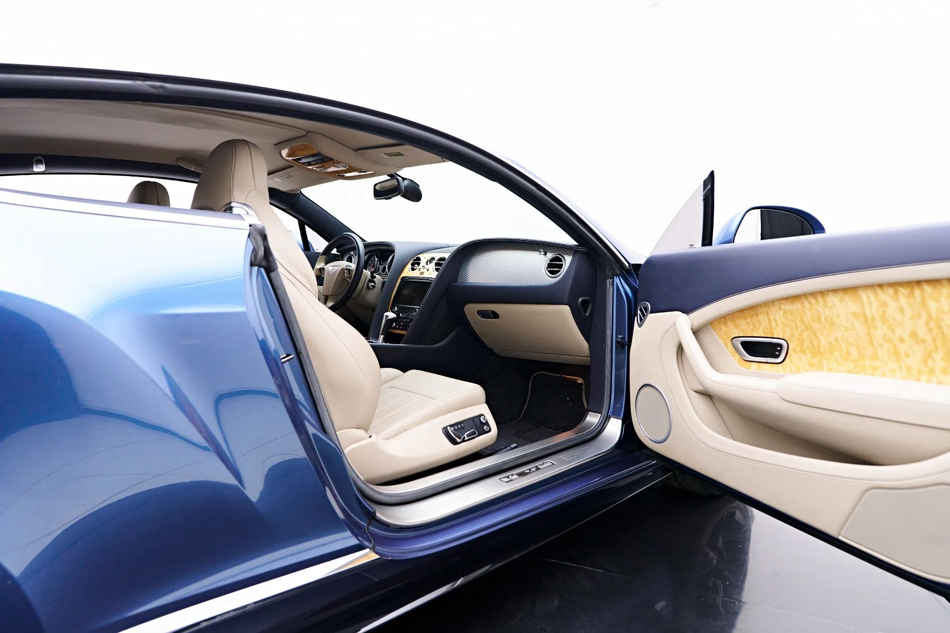 mph028_4106307835_Used_2015_Bentley_Continental_GT_V8_S_1756433039_3634a36ca5