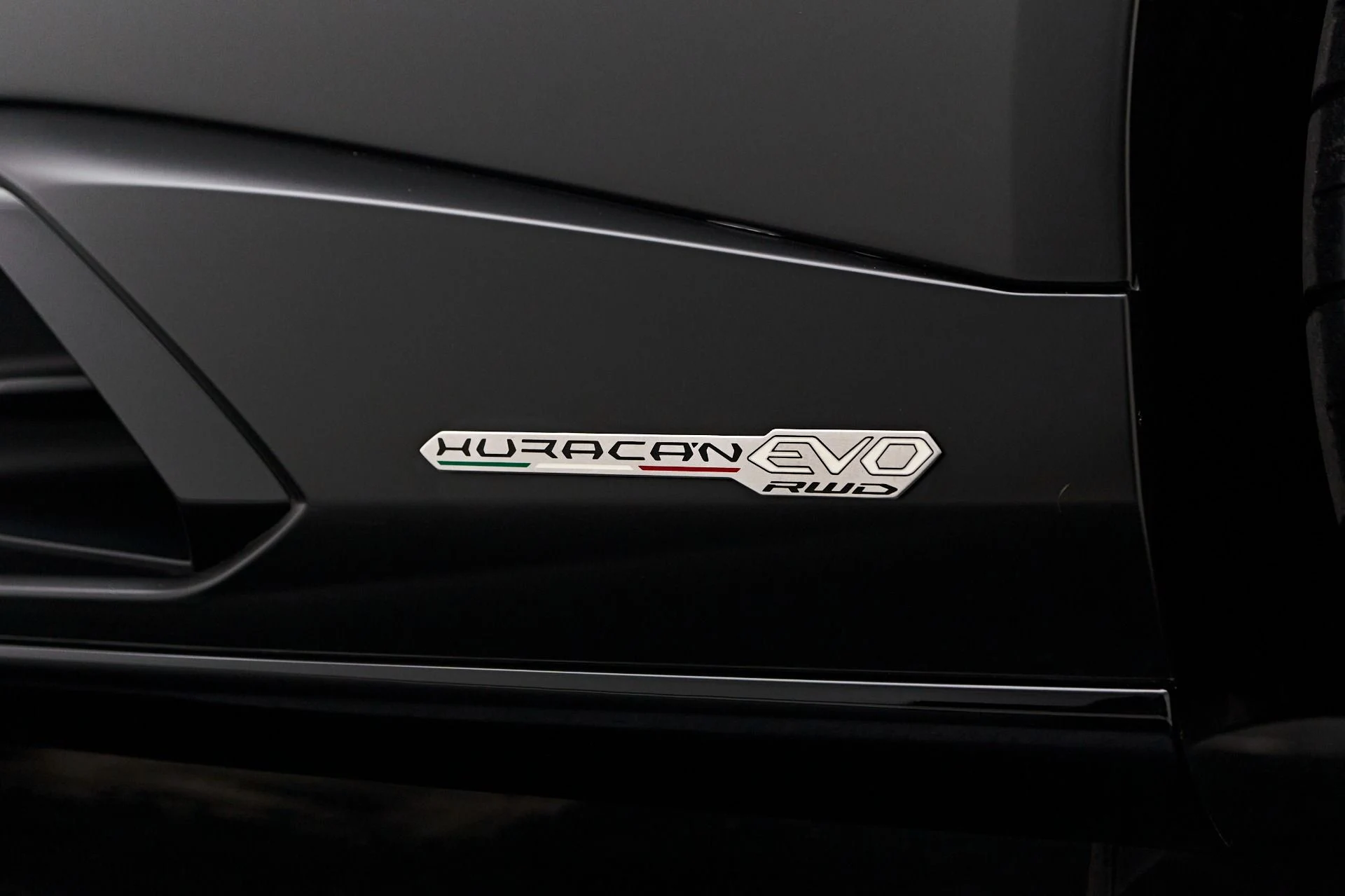 mph028_4106758698_Used_2021_Lamborghini_Huracan_EVO_Base_1729305631_9346c6e9d4