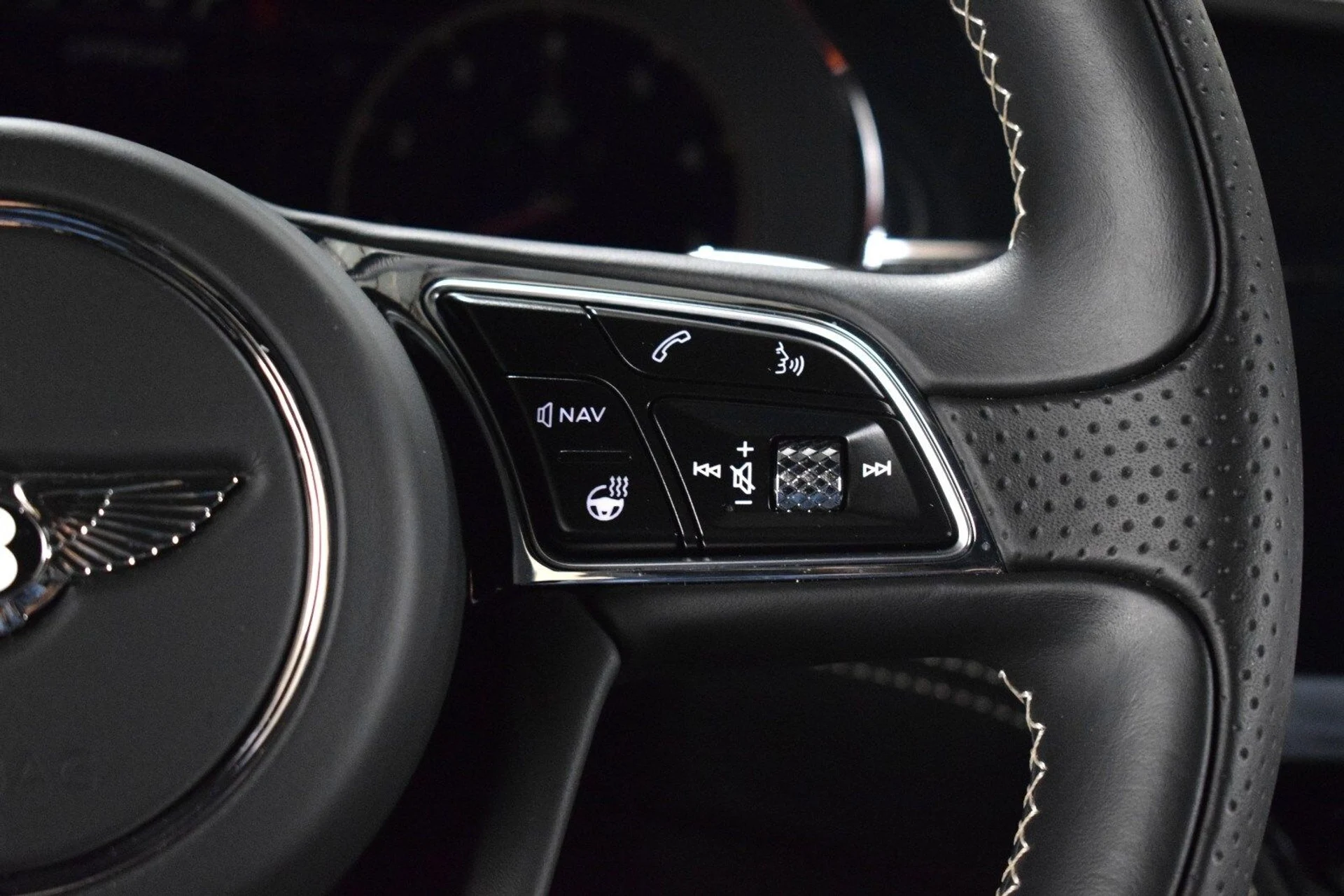 mph028_4109471068_ec91496a25b1ef0546fdea11eb7e7370x_e4b27681f1