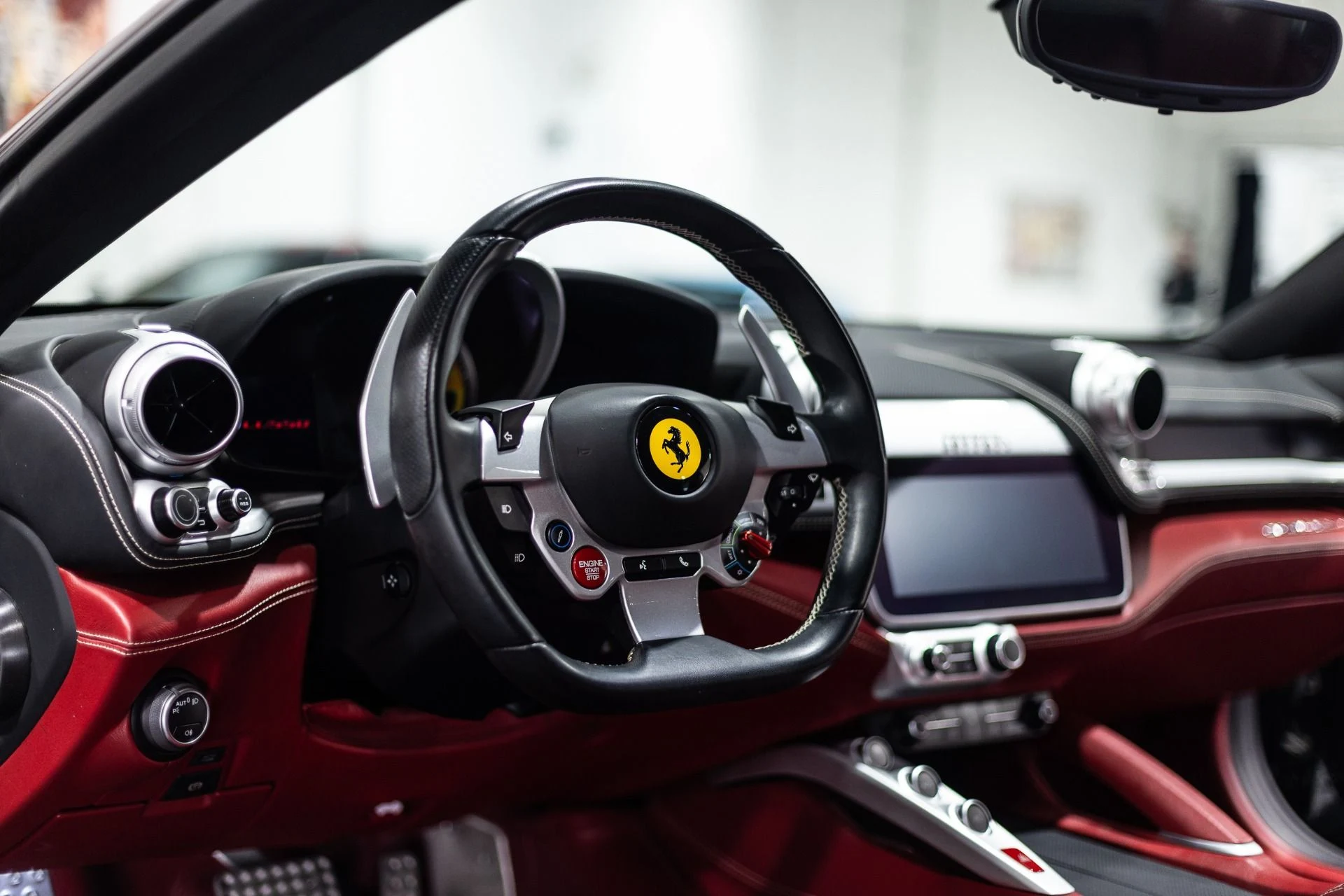 mph028_4115348614_Used_2018_Ferrari_GTC_4_Lusso_Tailor_Made_70th_Anniversary_HUGE_STICKER_1772204837_9c568282f9