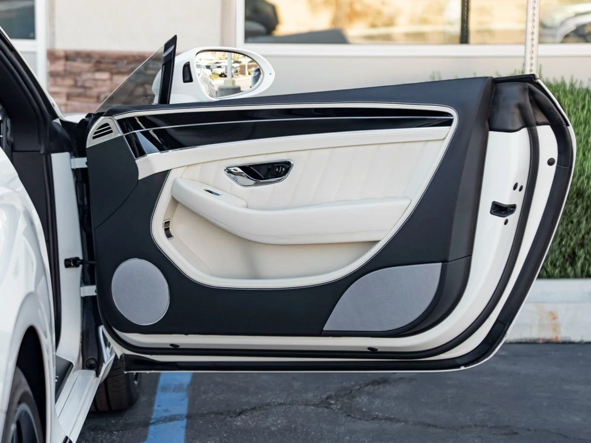 mph028_4124317447_29_8f5ae7478d