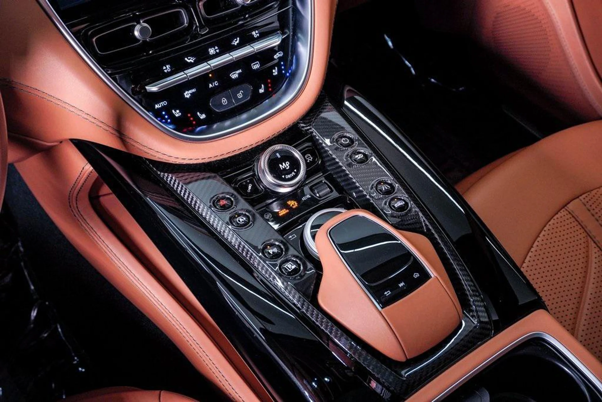 mph028_4124488352_UBUQ_5_D_Yi4_Hs_G125e_Zal_G_Mr_bhd_M_5502525c2c