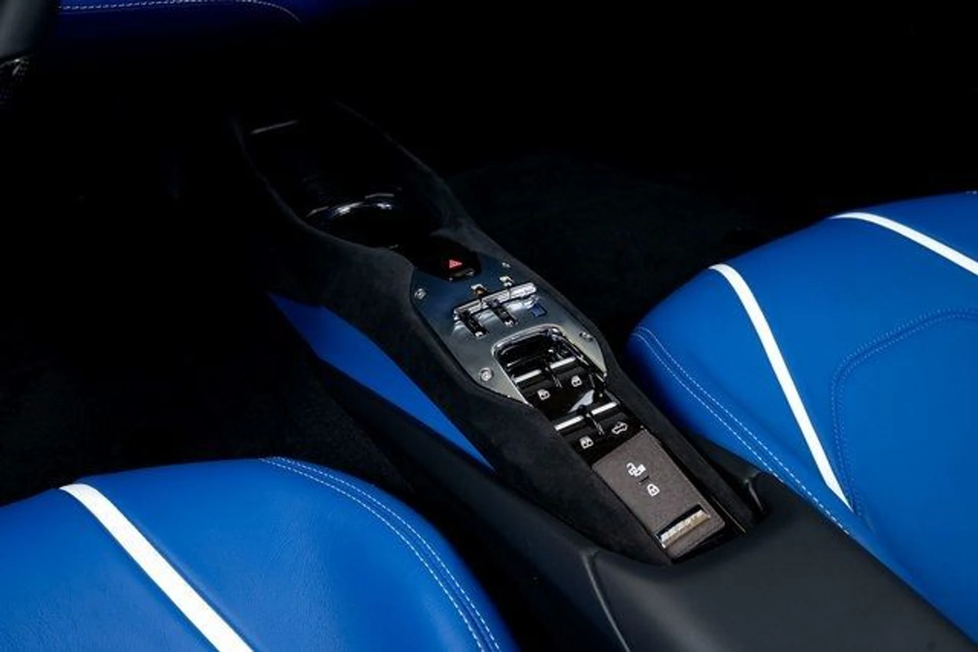 mph028_4125554556_166f7cda1317de5cd1808103030d2675x_ecb8b2e269