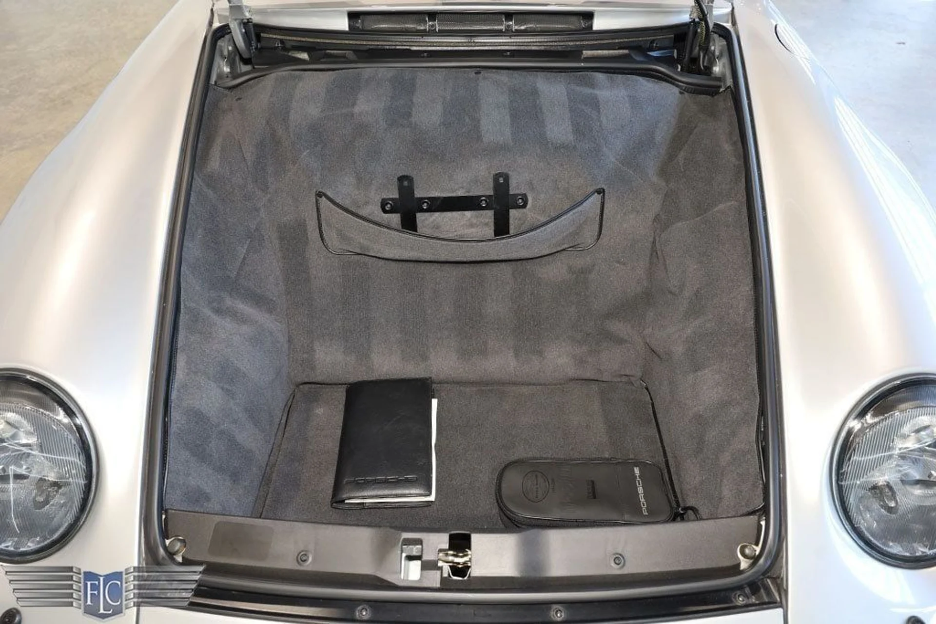 mph028_4137038362_used_1997_porsche_911_carrera_2drcarreraturbocoupe_9689_22597412_29_1024_2244221ea1