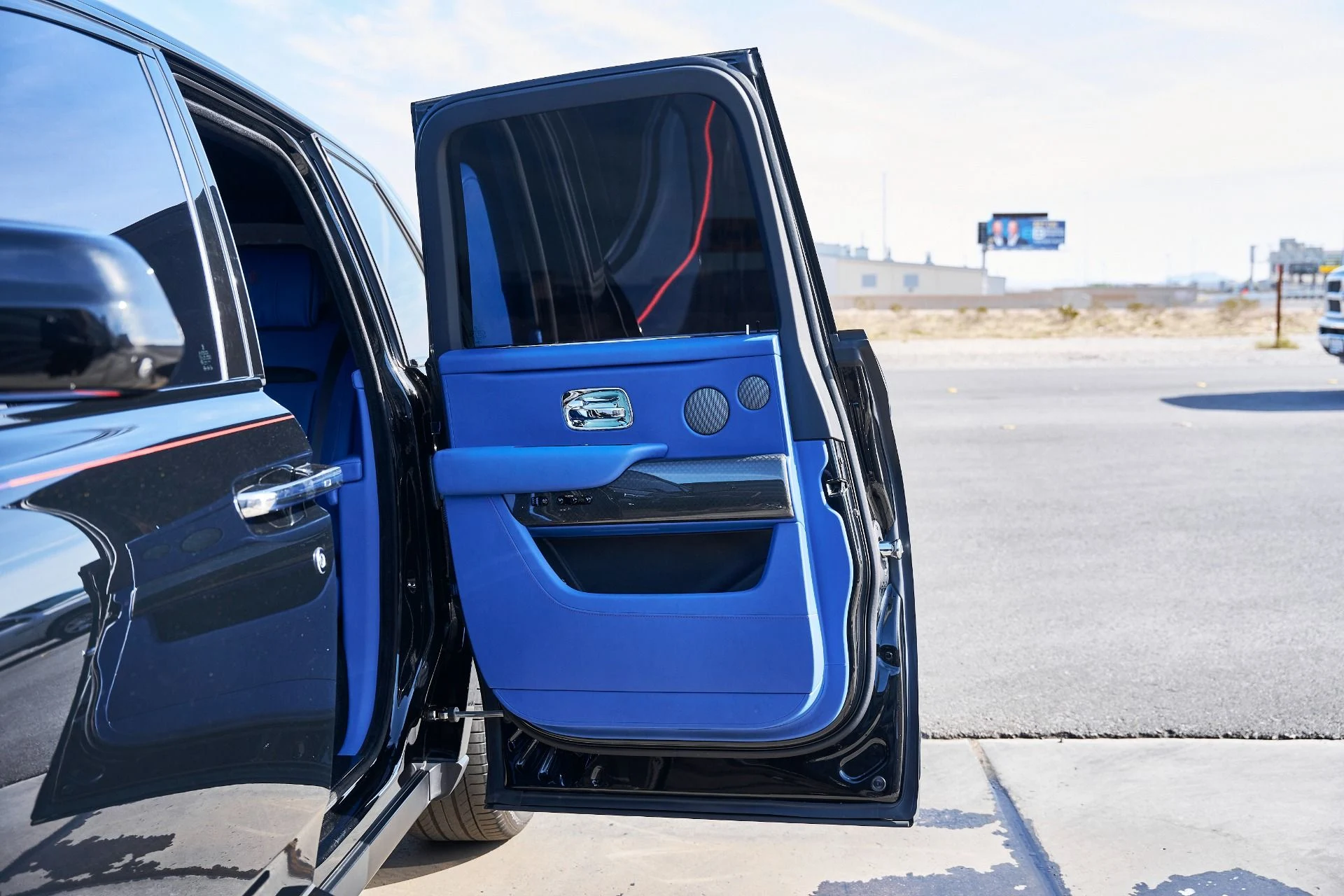 mph028_4137692442_Used_2021_Rolls_Royce_Cullinan_Base_1770692179_5f95b697d4