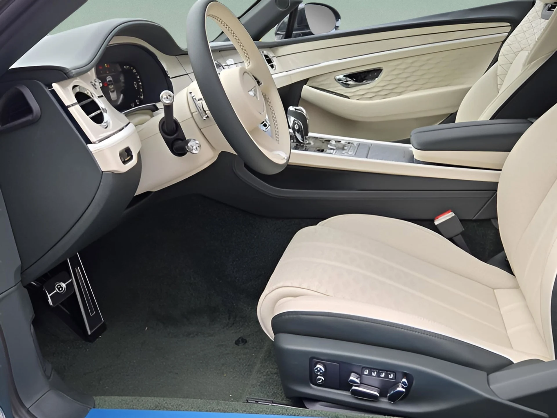 mph028_4138335100_51ce4f54e25bf317954291e871f412f0x_40ba28231a