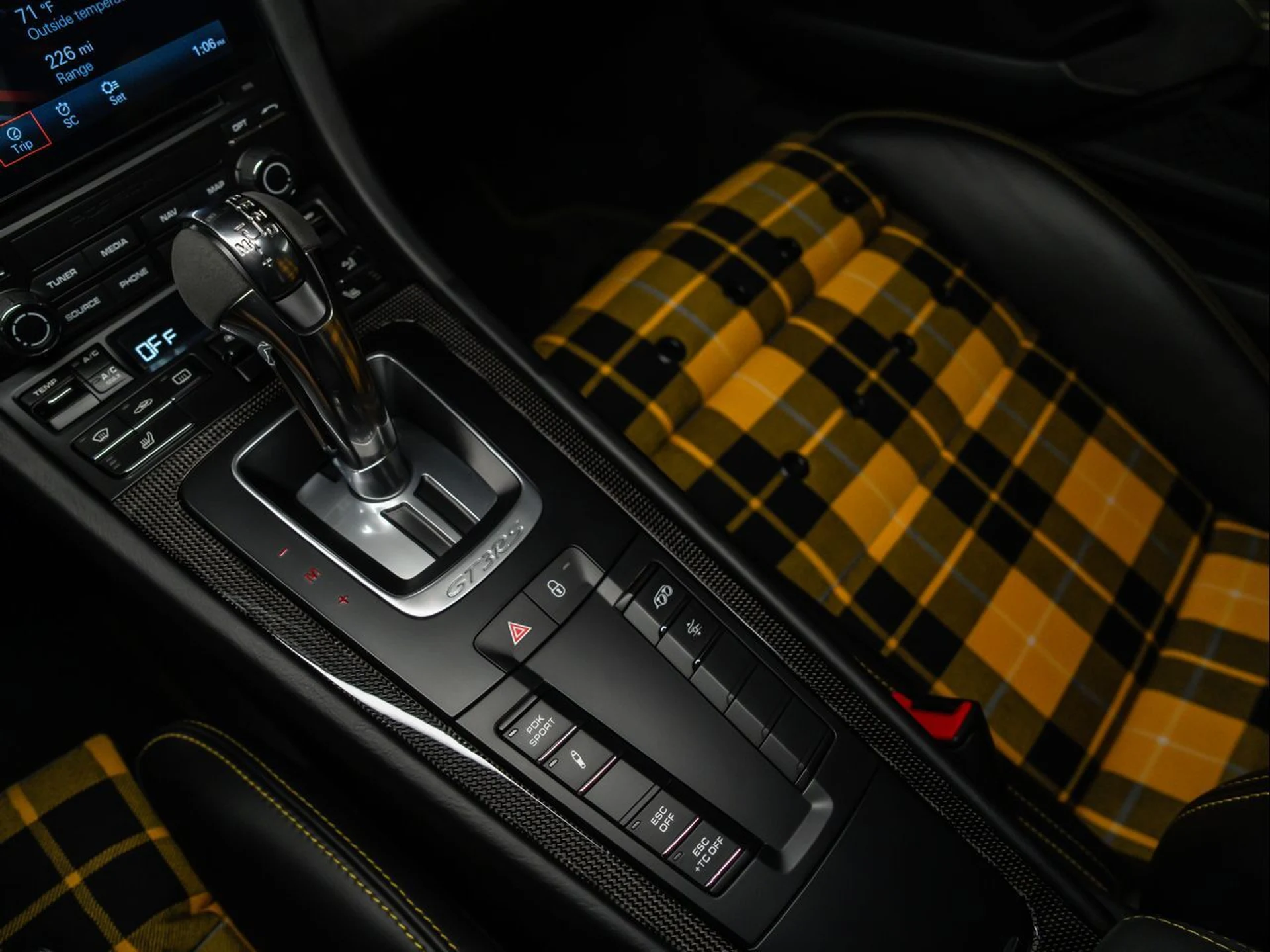 mph028_4140098216_90ef645a94e2ba120e86b68ab68cfaa8_cd7771b215