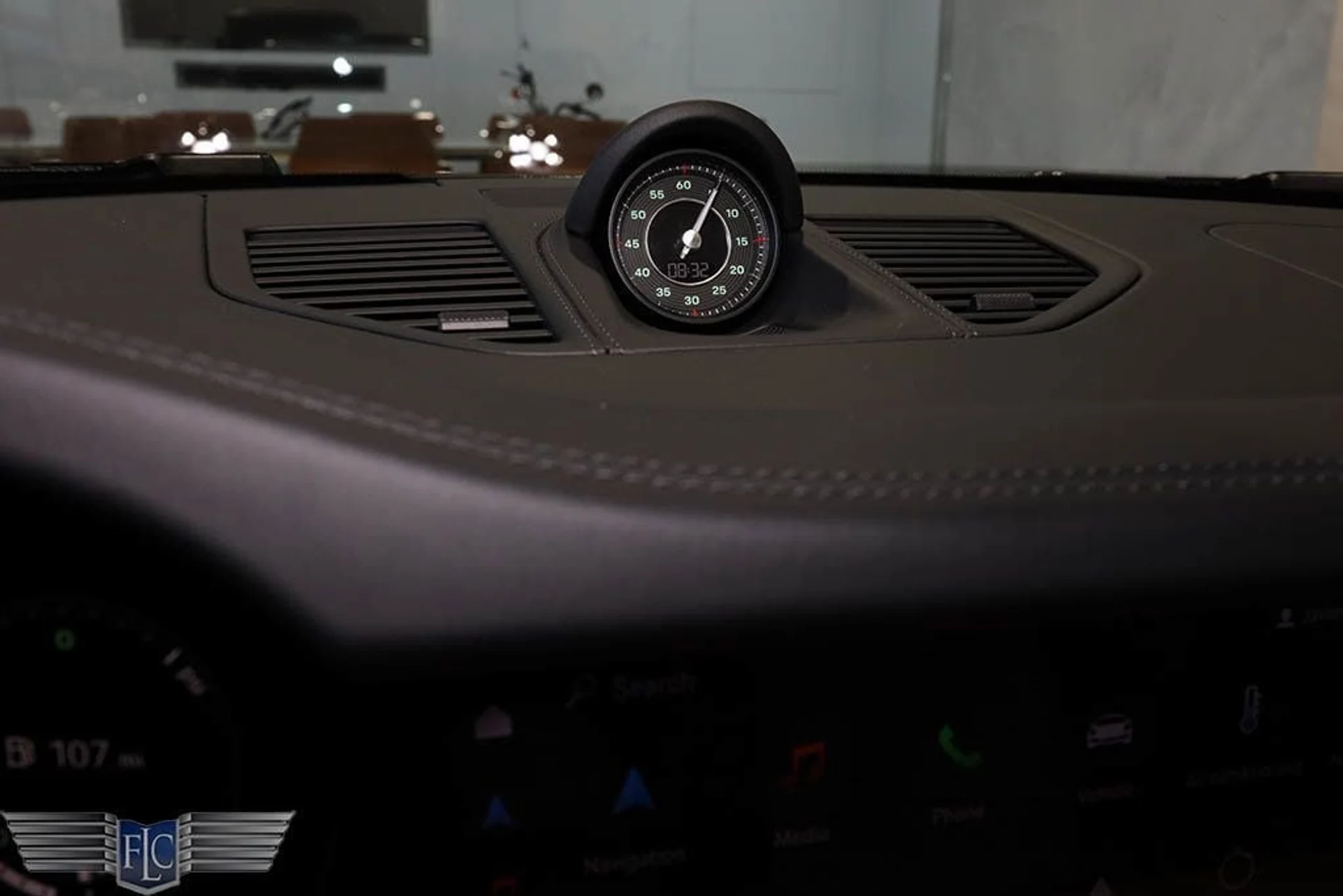 mph028_4148623042_used_2024_porsche_911_turboscabriolet_9689_22927458_29_1024_fd96521713