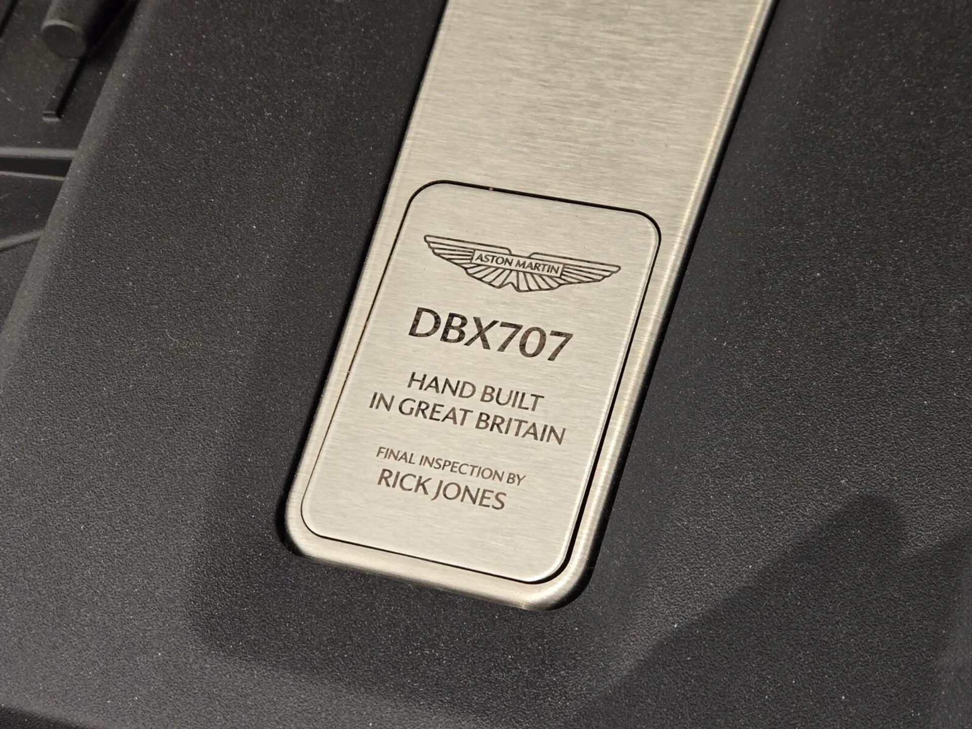 mph028_4151480066_New_2025_Aston_Martin_DBX_707_1753162633_a1c515ff77