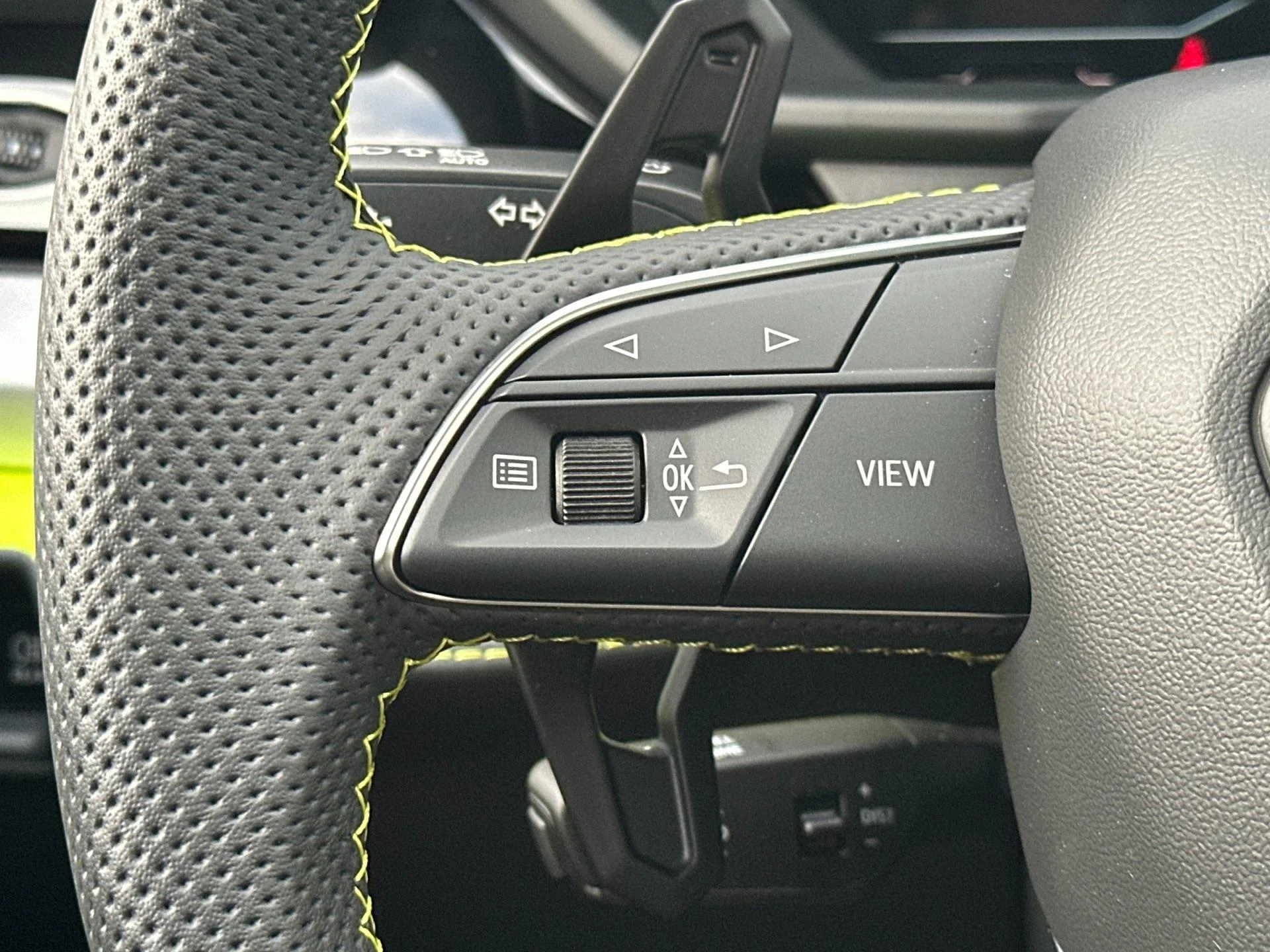 mph028_4154465359_New_2025_Lamborghini_Urus_SE_1762960341_366635342e