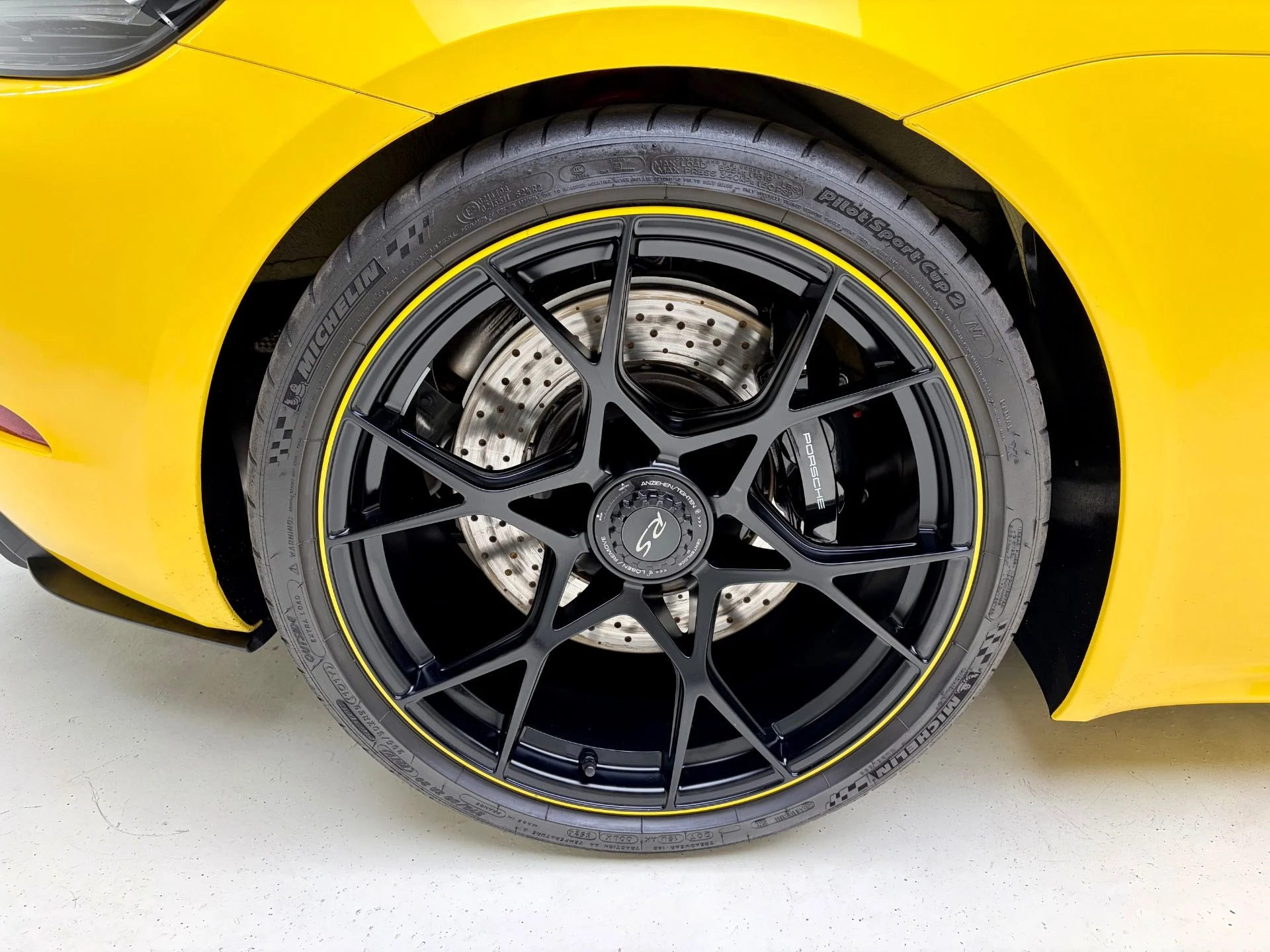 mph028_4165734366_Used_2023_Porsche_718_Cayman_GT_4_RS_1777938816_a837195500