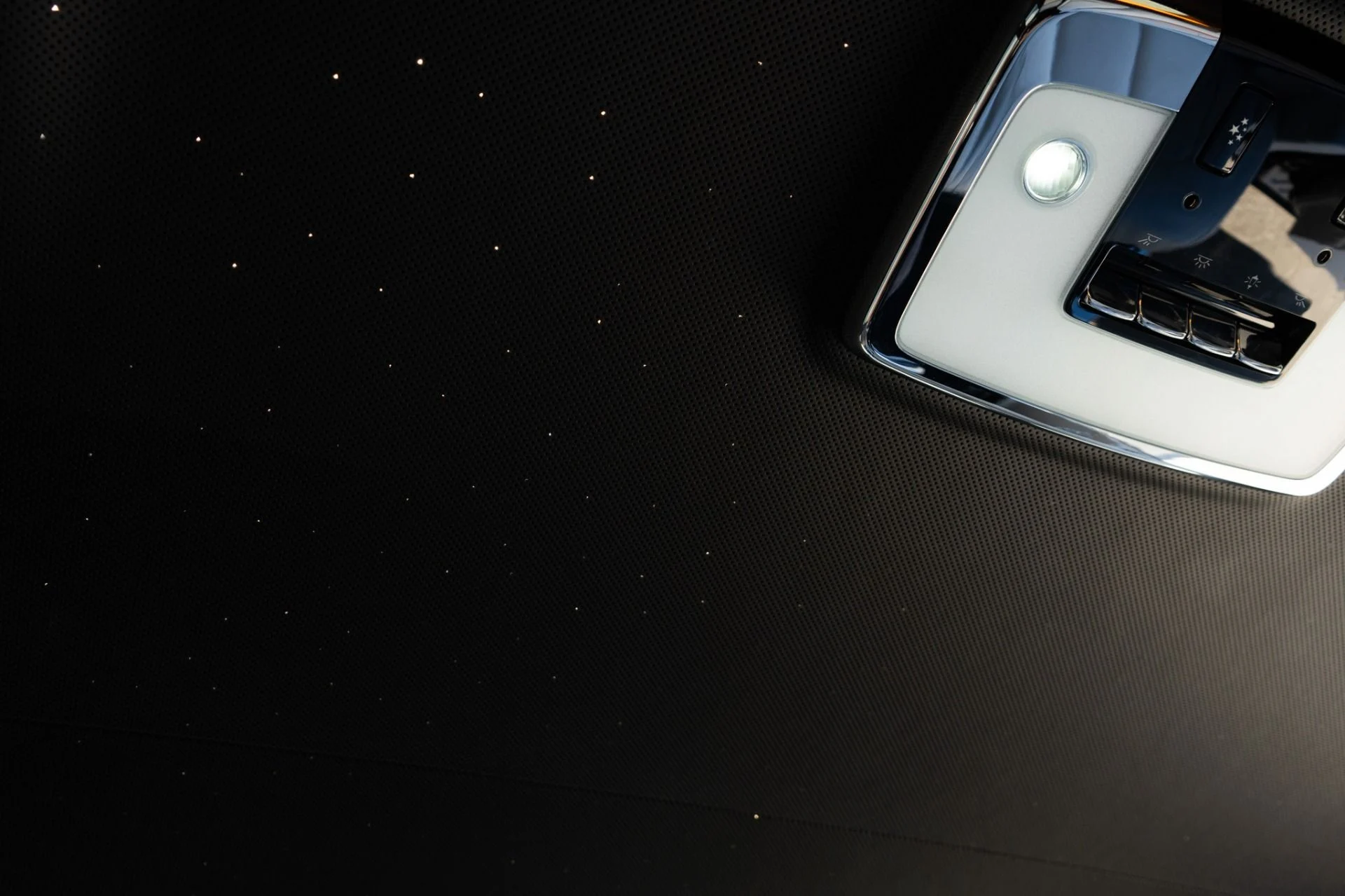 mph028_4170134981_Used_2022_Rolls_Royce_Cullinan_1773433397_fdc5e9f6f8