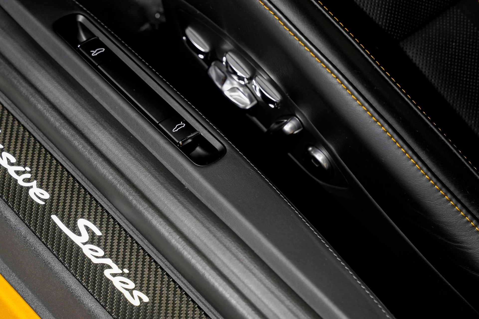 mph028_4174524475_9f81901640a53bac4df57407455a3f05x_90afb41839