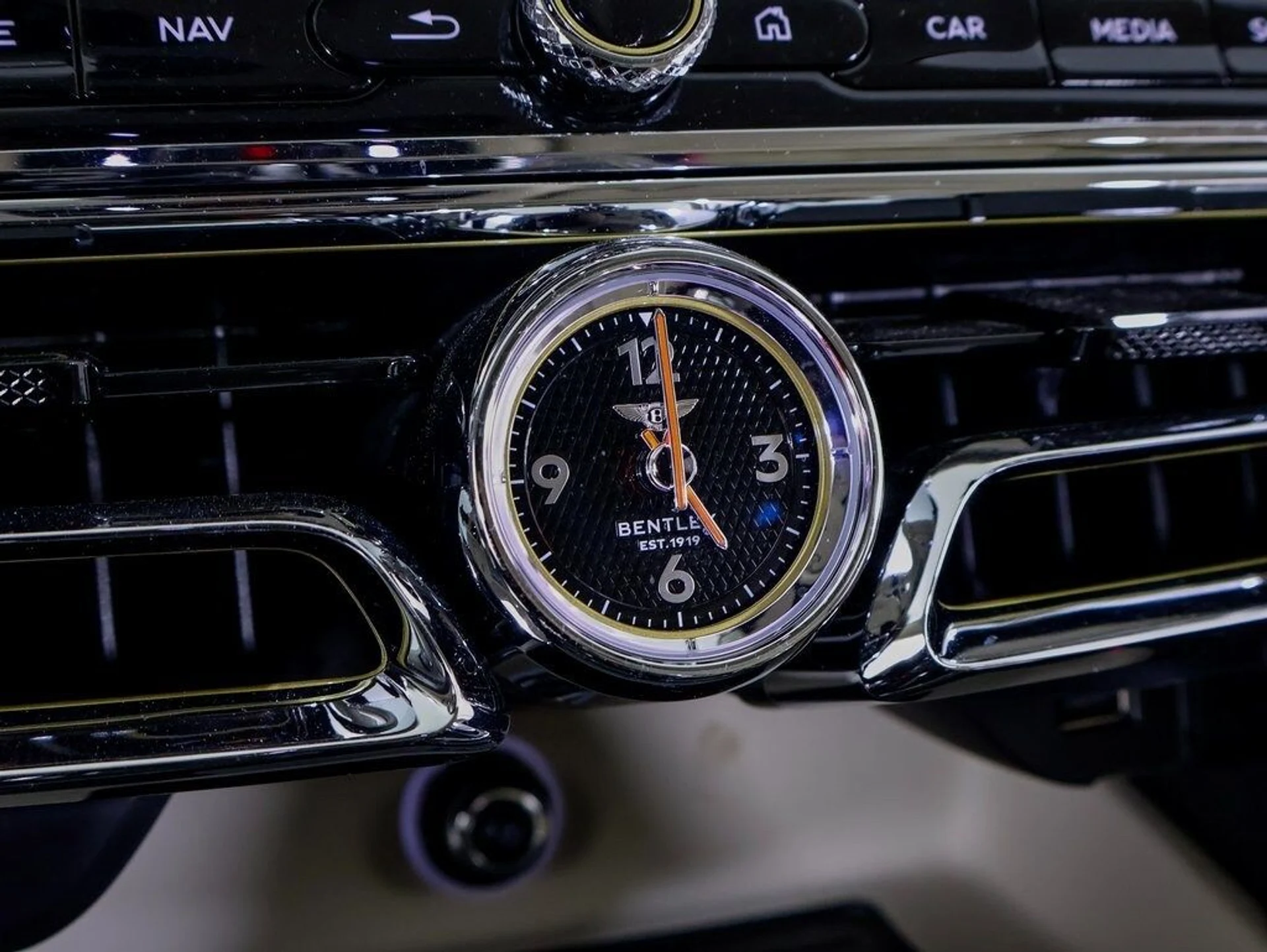 mph028_4181984462_5ebd413d6430a1add5024f5659ee9904x_99b04f37b3