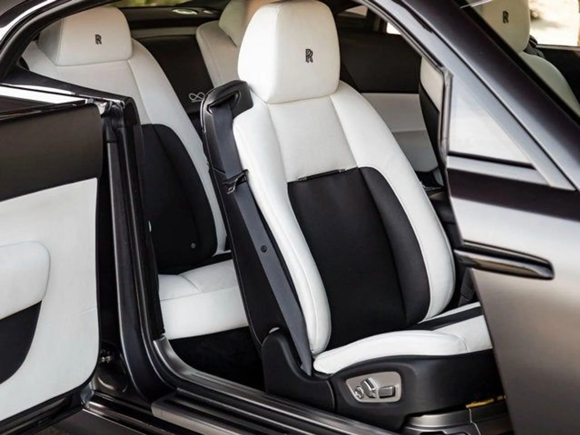 mph028_4185714508_29_275adbb9da