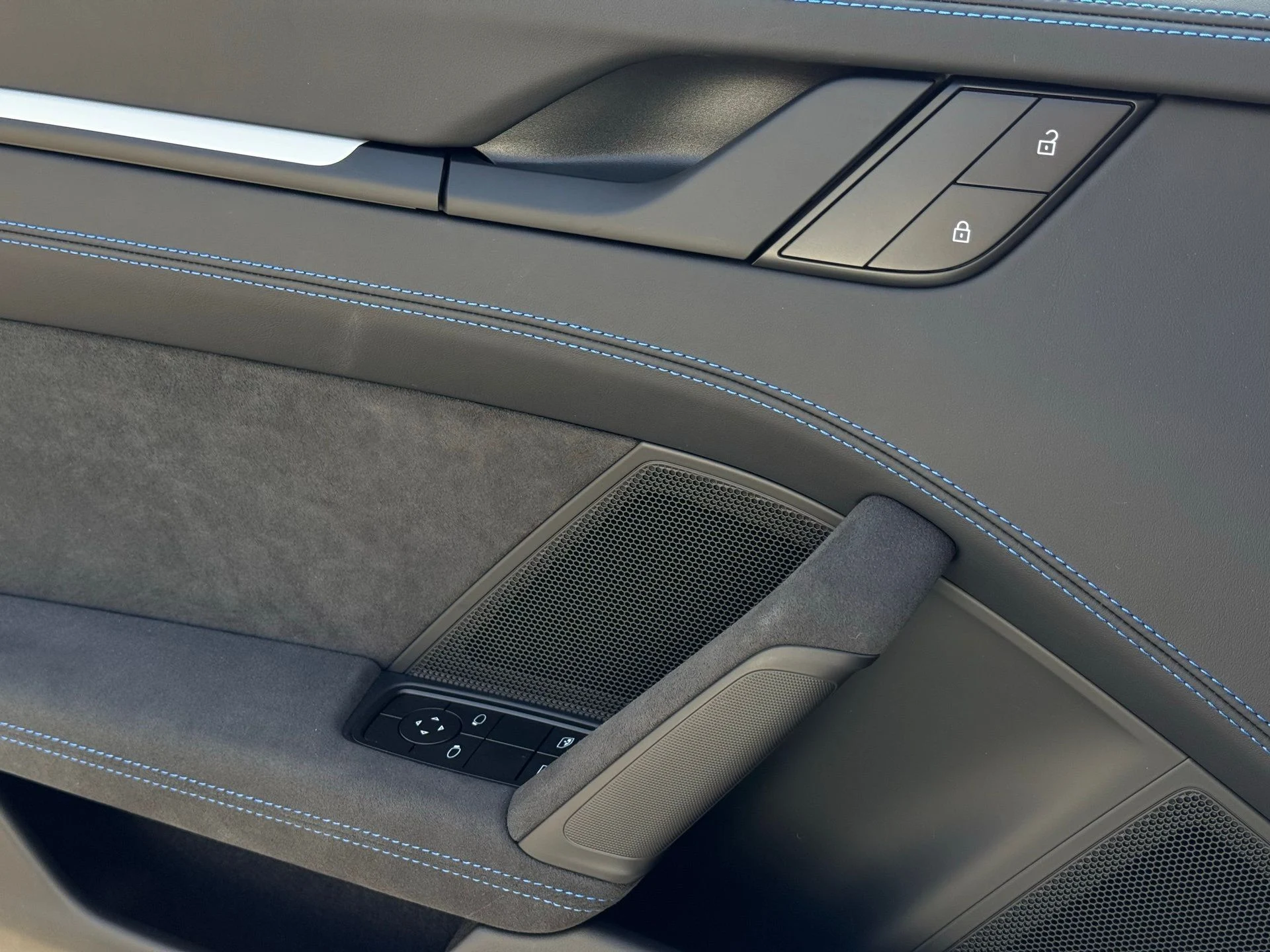 mph028_4186876122_c07e474f13d55b3357e6e5177c141733_de0a7c55df