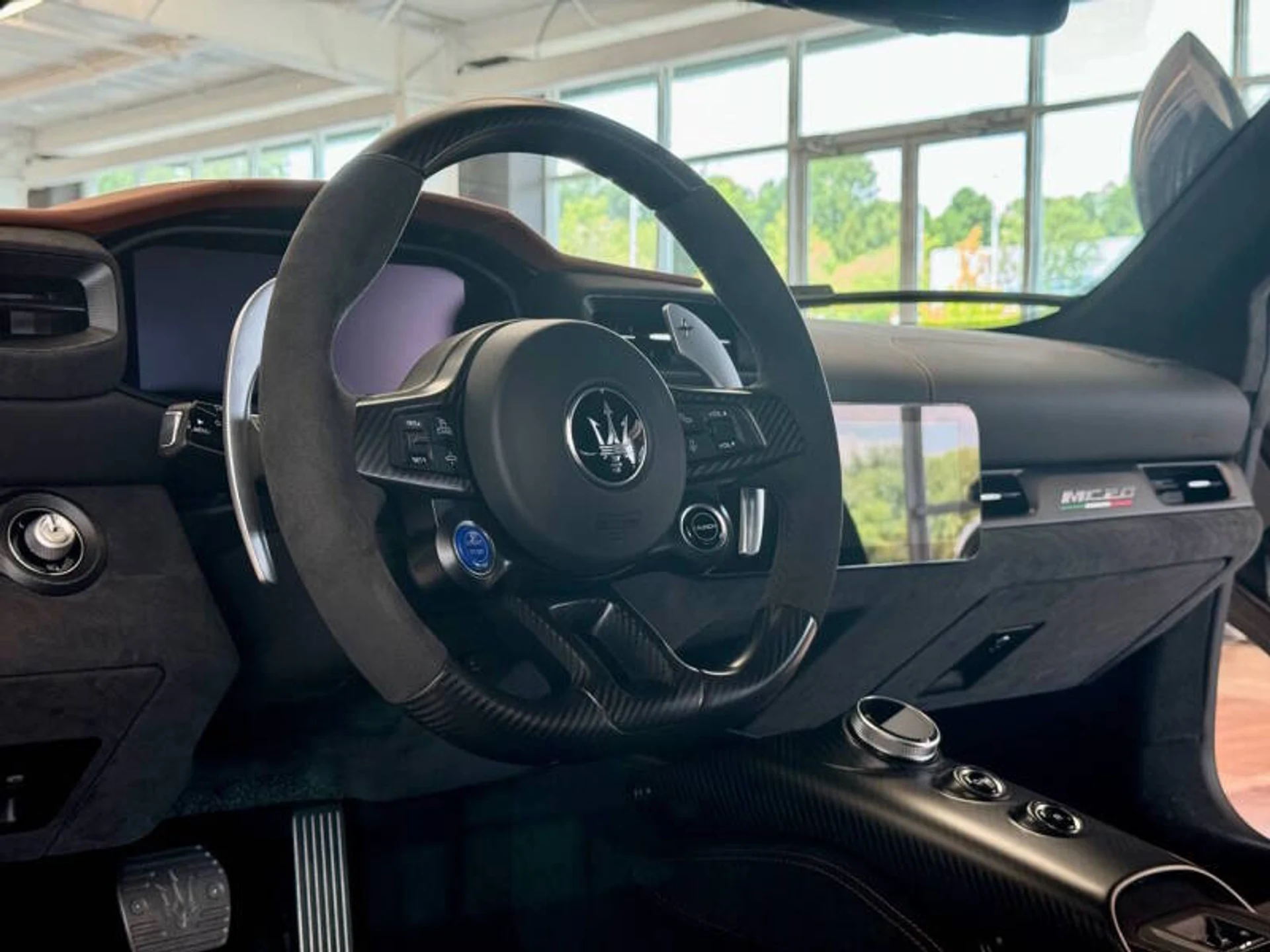 mph028_4191713776_2023_maserati_mc20_base_2dr_coupe_655ebc6edb