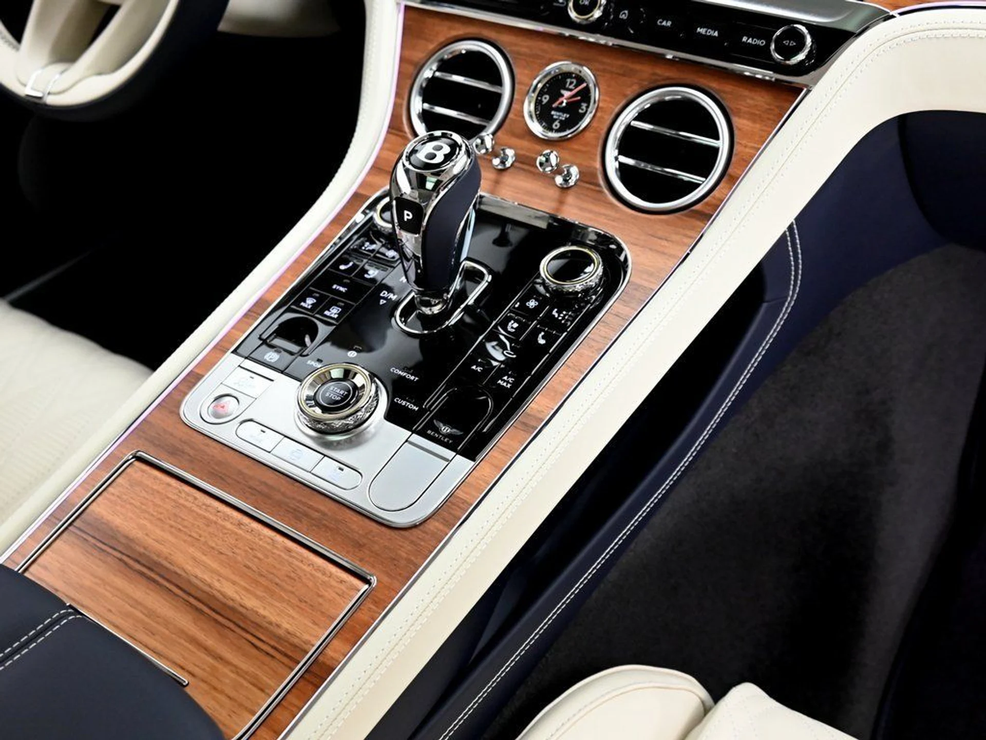 mph028_4196409422_8a4d933c5706519f8608502567036556_74ae278173