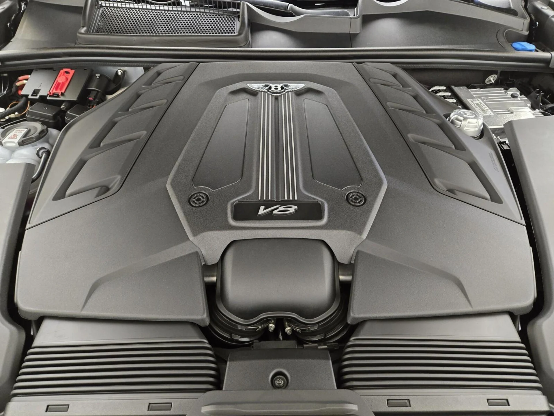 mph028_4203136769_Used_2024_Bentley_Bentayga_V8_1743763219_af0b18899a