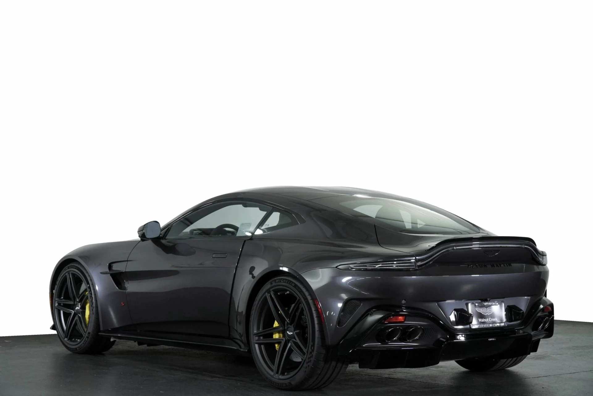 mph028_4203603440_New_2026_Aston_Martin_Vantage_S_1768374197_b7bc040a44