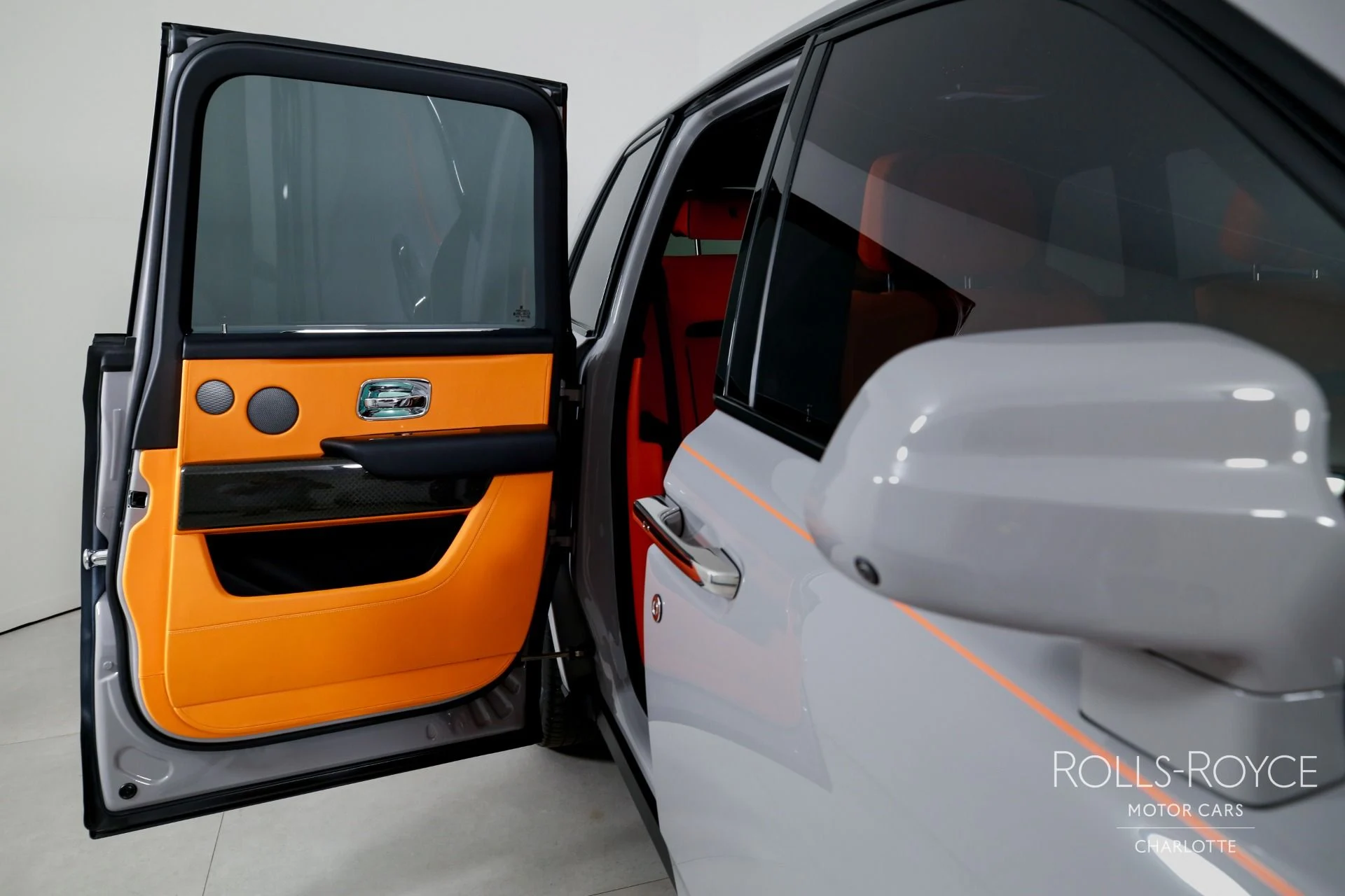 mph028_4204423995_Used_2024_Rolls_Royce_Black_Badge_Cullinan_1765396280_6837b7493f