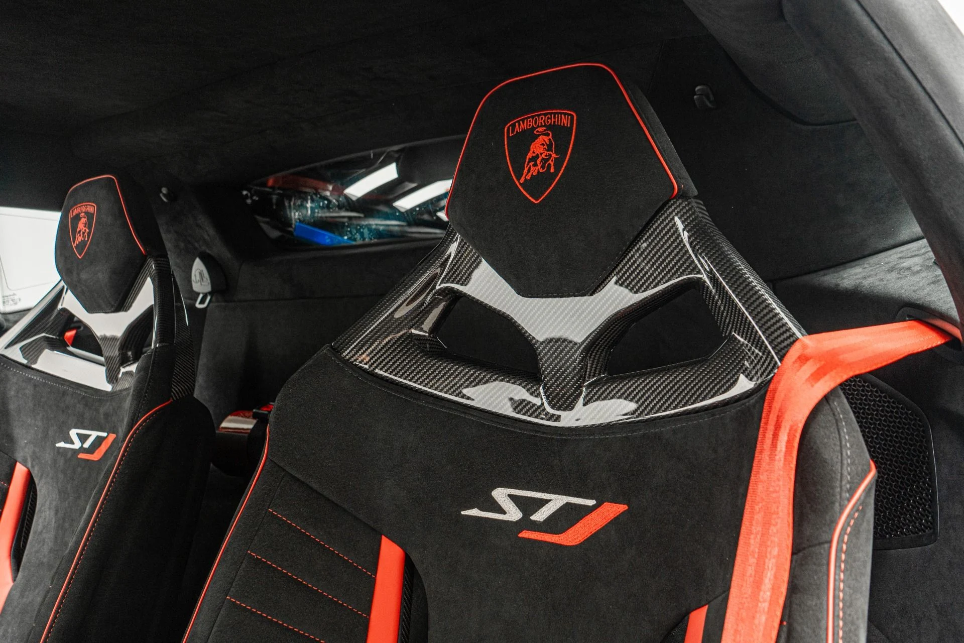 mph028_4206447167_Used_2024_Lamborghini_Huracan_STJ_1757002928_a82036df78
