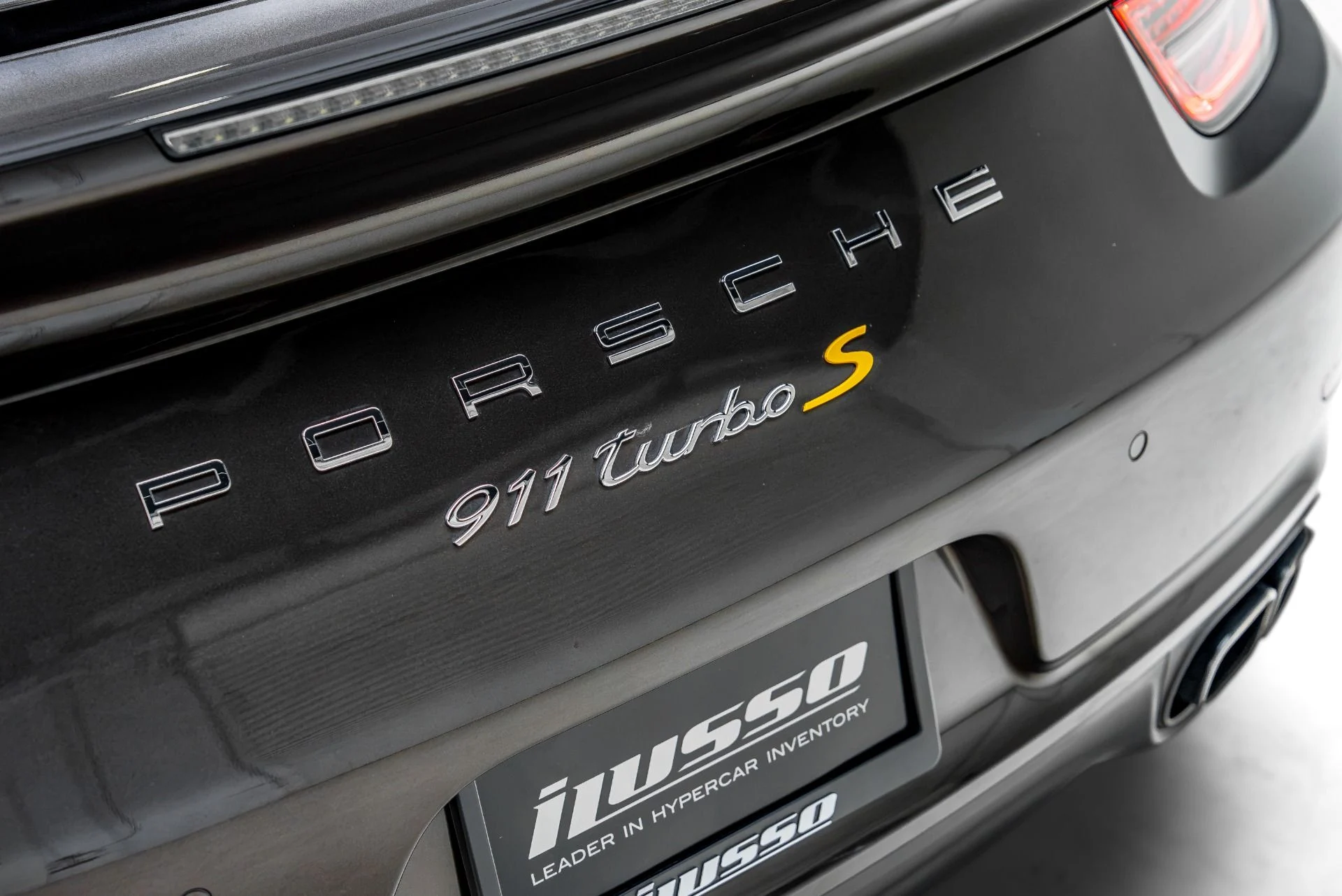 mph028_4206680926_Used_2015_Porsche_911_Turbo_S_1783626504_d5bb178a8e