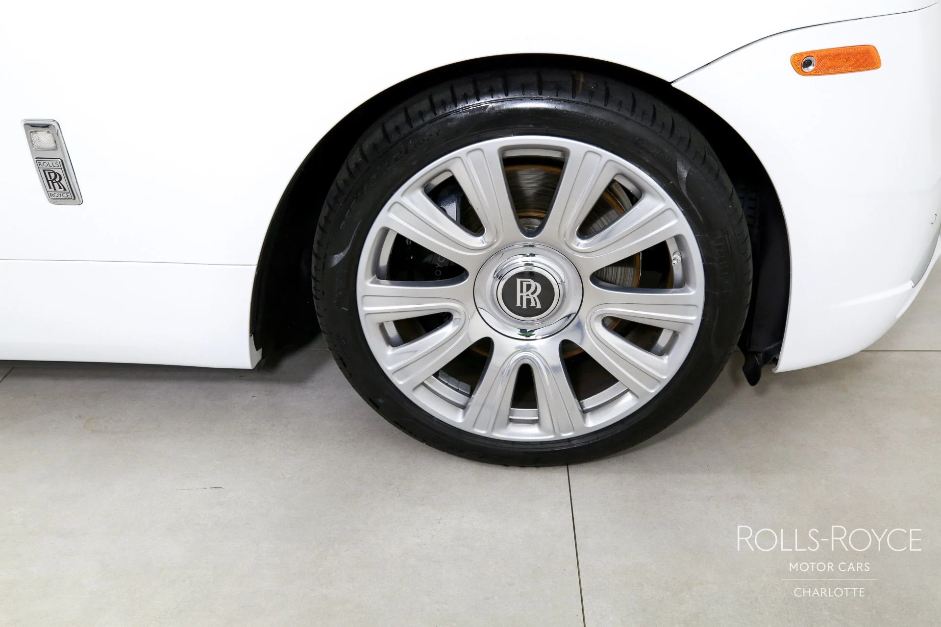 mph028_4207238608_Used_2019_Rolls_Royce_Dawn_1750192596_3c97469803