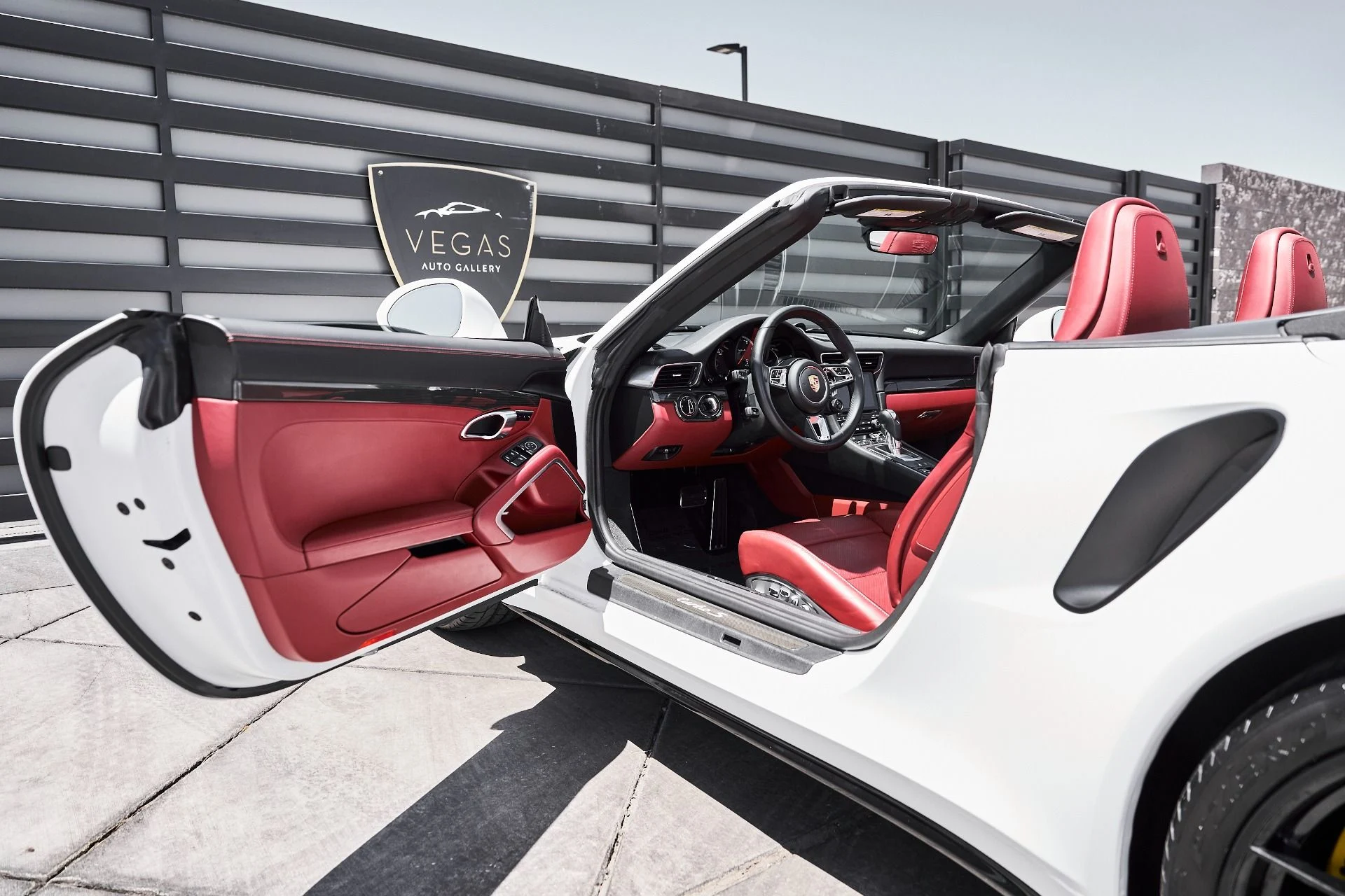 mph028_420829424_Used_2019_Porsche_911_Turbo_S_1781225419_b040c877c2