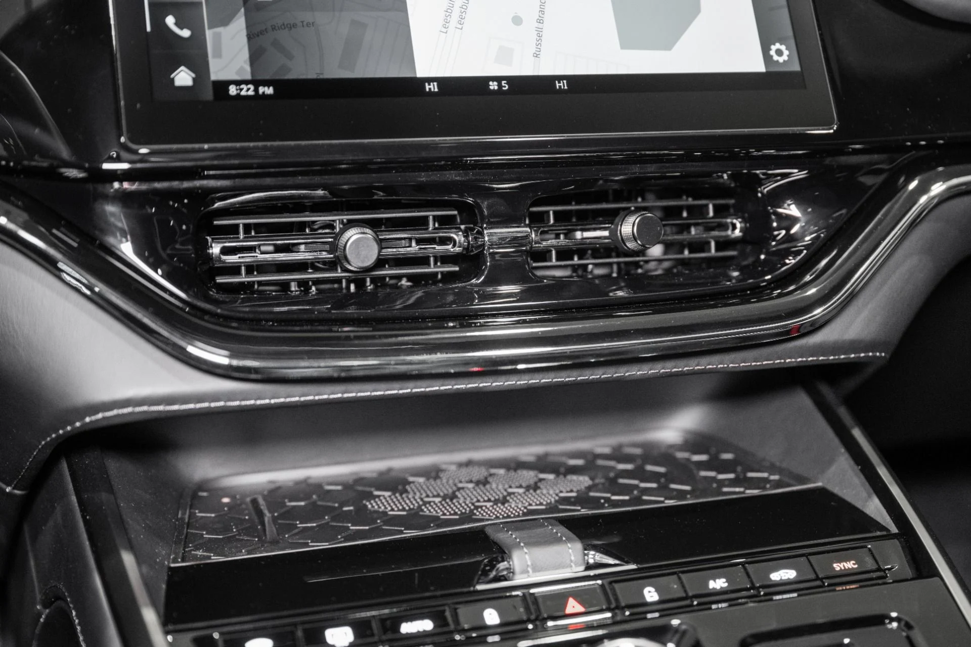 mph028_4210063290_New_2026_Aston_Martin_DBX_S_1765985660_e5ed05b9ef